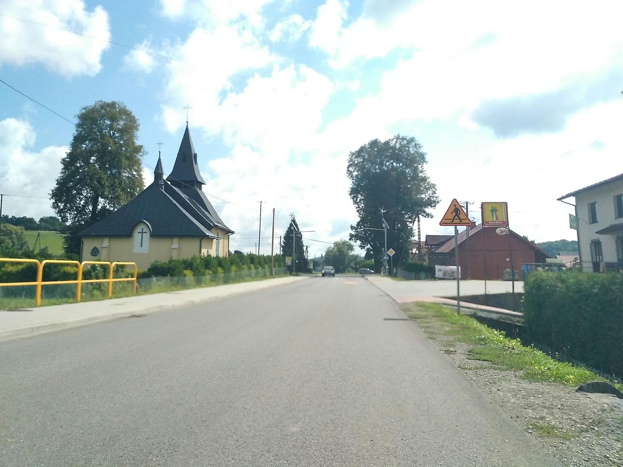 Street view near Emilian Borys Emax, Zagórz — © czecko (CC BY-SA · Mapillary)