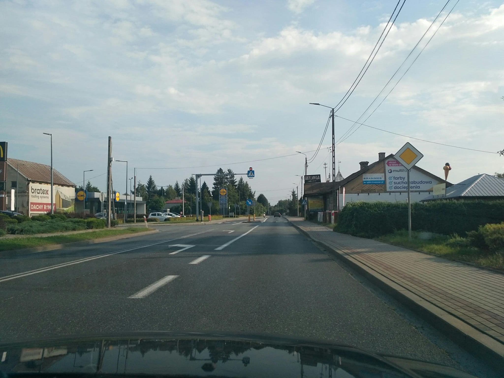 Street view near Hotel Dworek, Kolbuszowa — © czecko (CC BY-SA · Mapillary)
