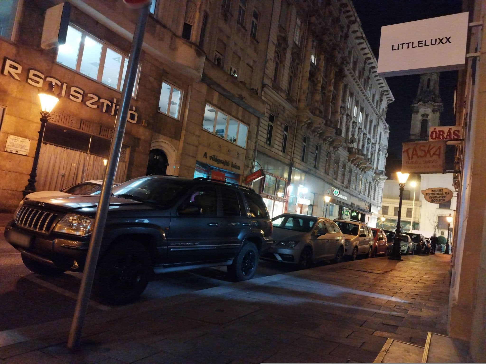 Street view near Noble Hotel, Palotanegyed — © grozsa11 (CC BY-SA · Mapillary)