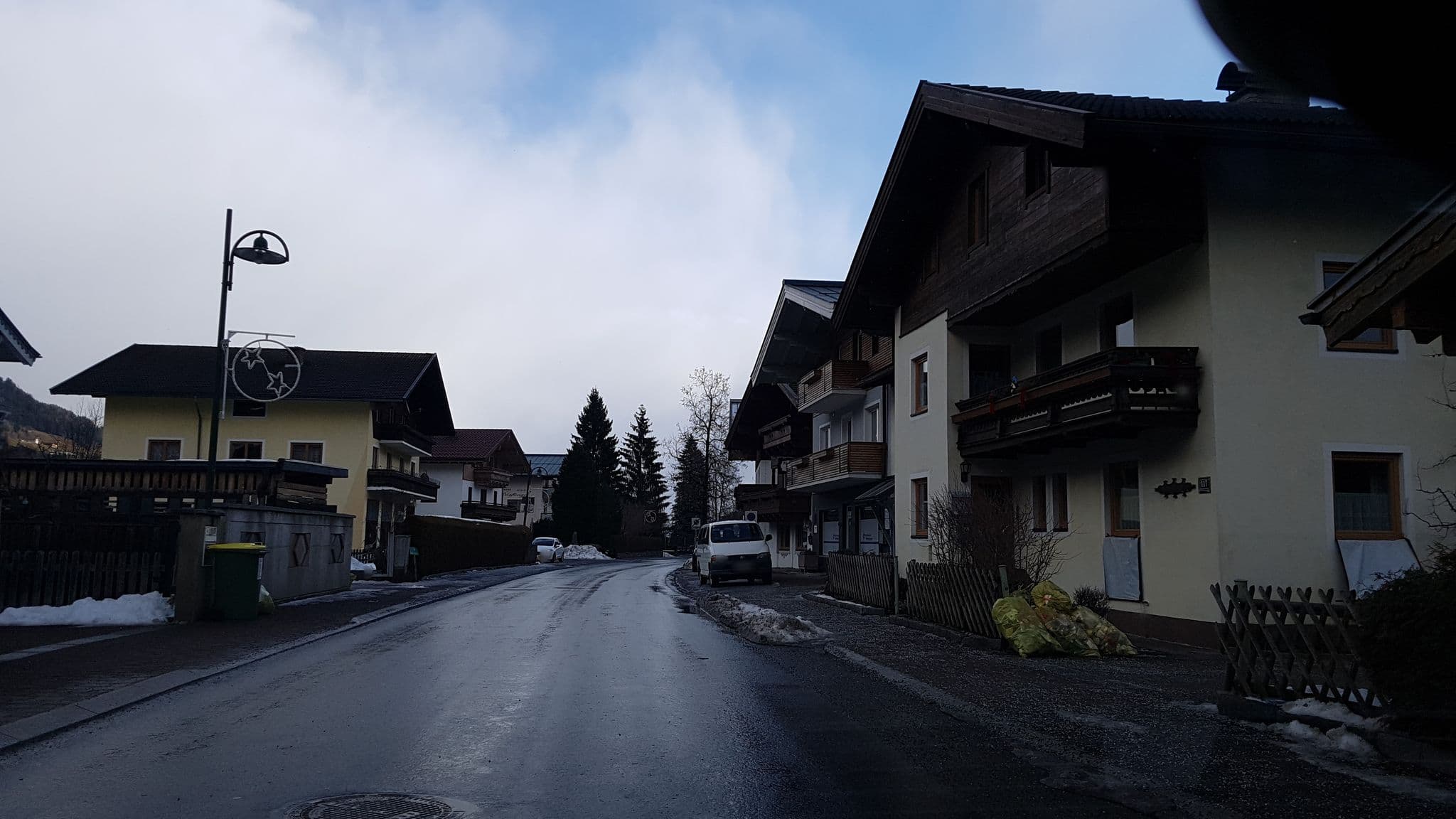 Street view near Haus Margreth, Bramberg am Wildkogel — © dsmm (CC BY-SA · Mapillary)