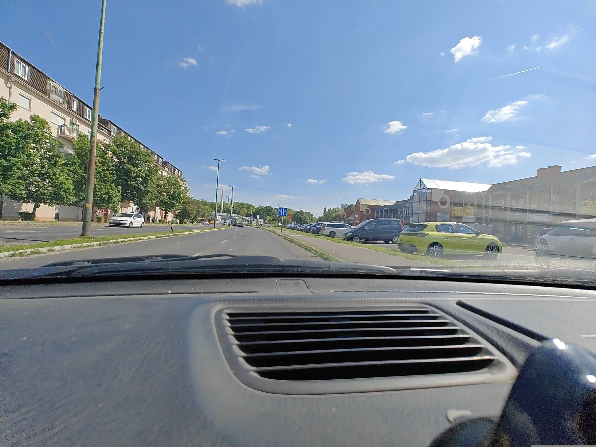 Street view near Piac Téri Túrista és Munkásszállás, Dunaújváros — © Winner_hun (CC BY-SA · Mapillary)