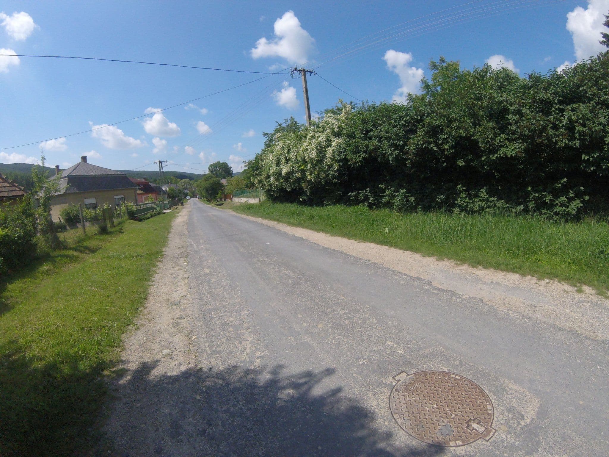 Street view near Panoráma Vendégház Jásd, Csetény — © utvonalfelmeresek (CC BY-SA · Mapillary)