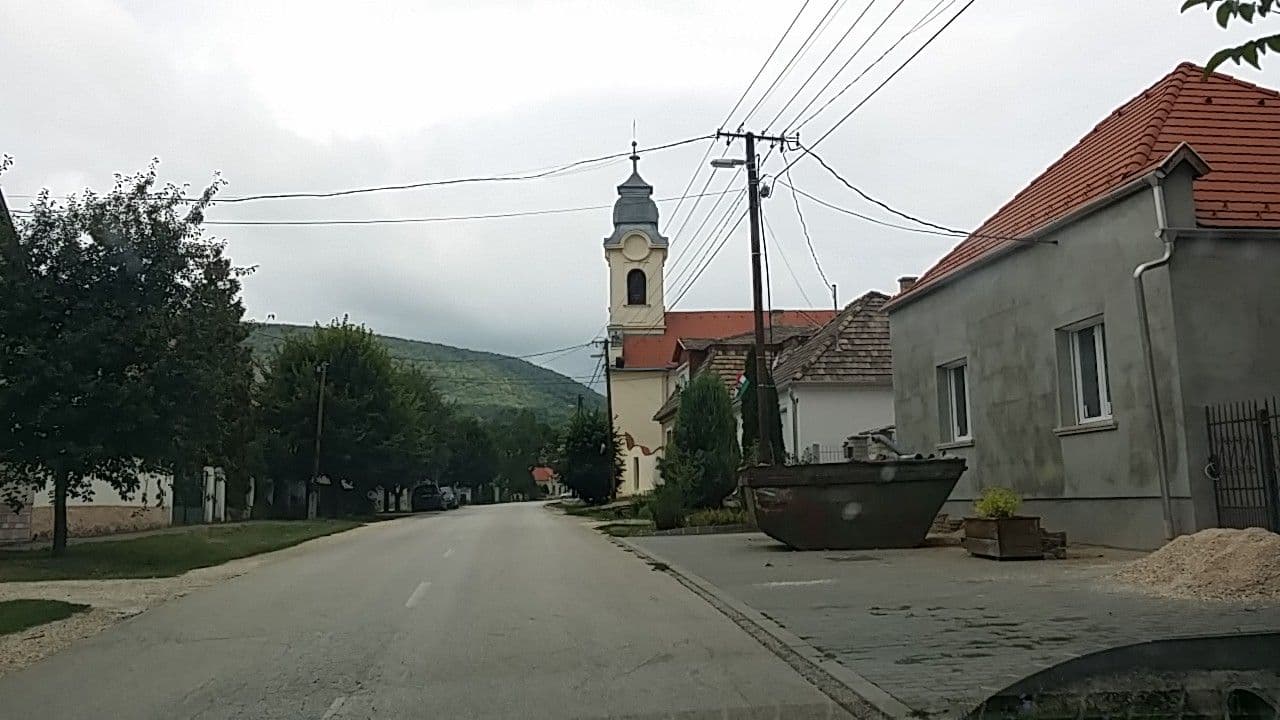 Street view near Csillavirág vendégház, Tardos — © utvonalfelmeresek (CC BY-SA · Mapillary)