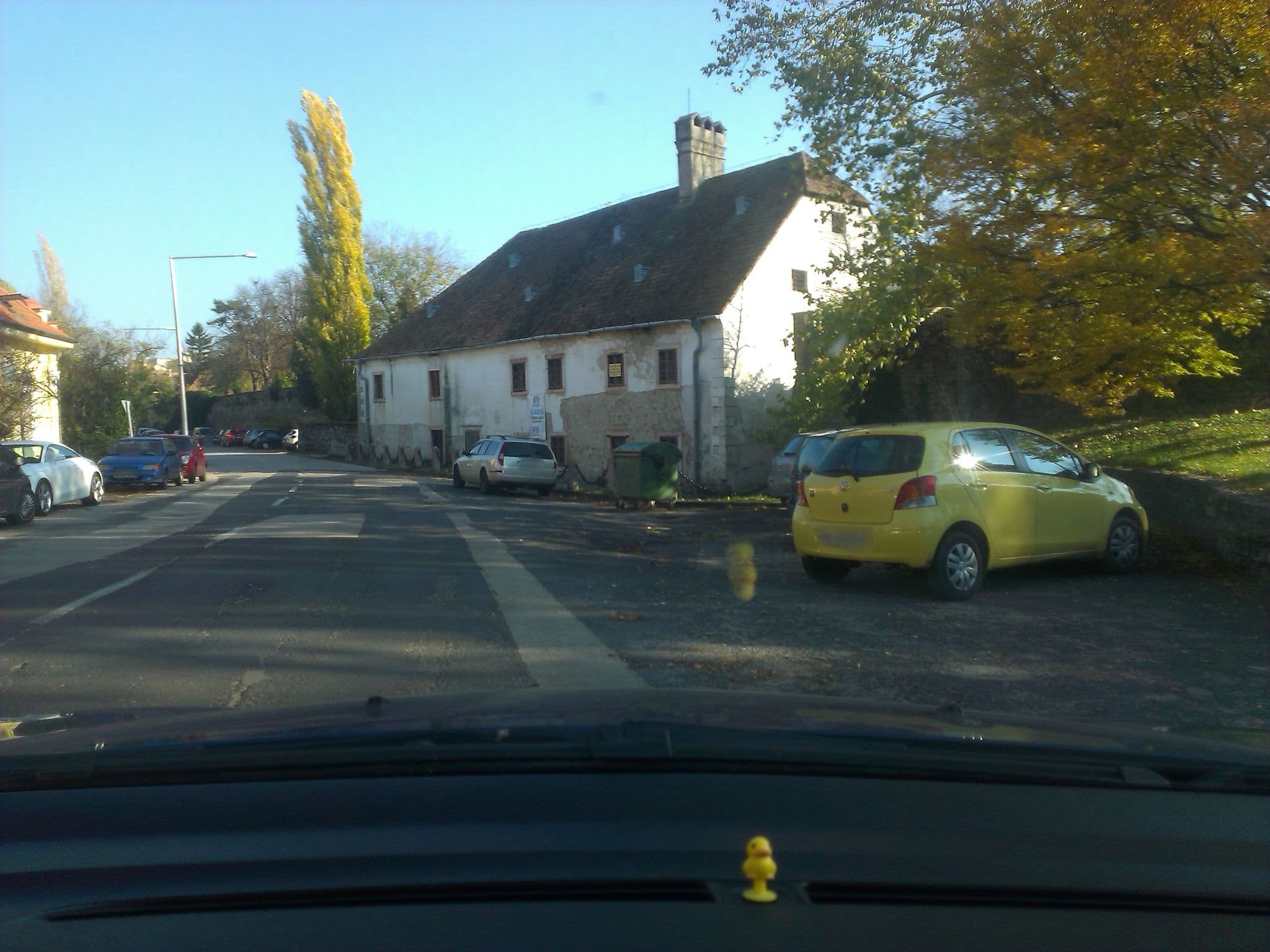 Street view near Váralja vendégház, Tata — © segi (CC BY-SA · Mapillary)