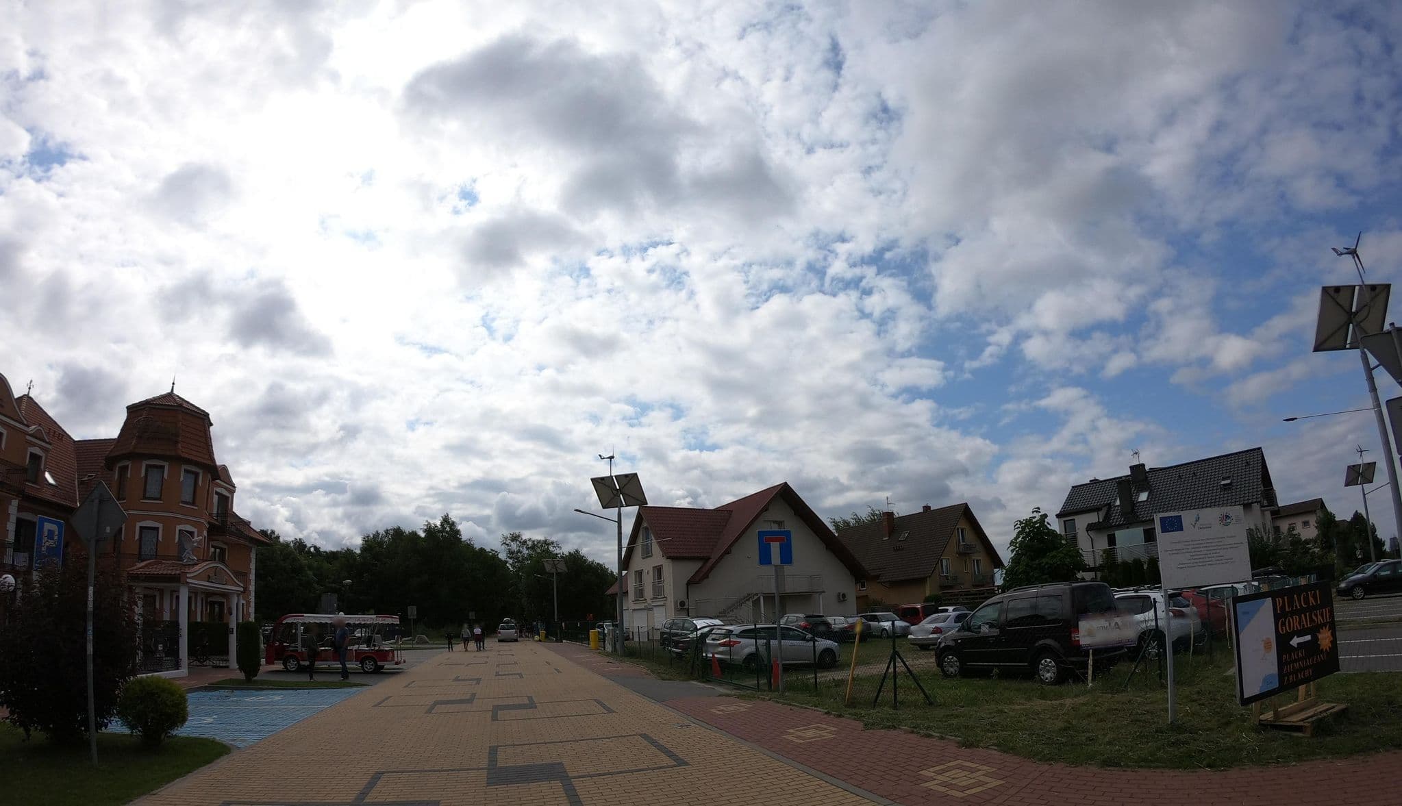 Street view near Malinowska K. Dom wczasowy, Dziwnów — © masterofnoroad (CC BY-SA · Mapillary)