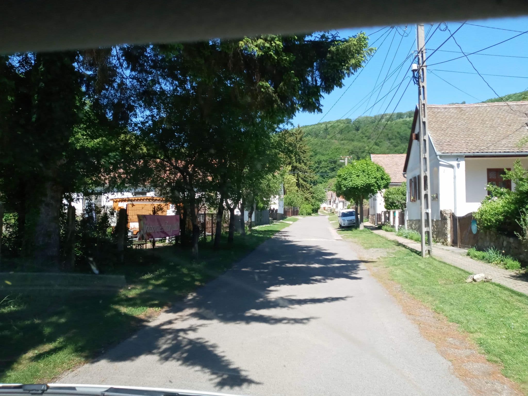 Street view near Illatosház - Odorárium, Mecseknádasd — © magyarsi (CC BY-SA · Mapillary)