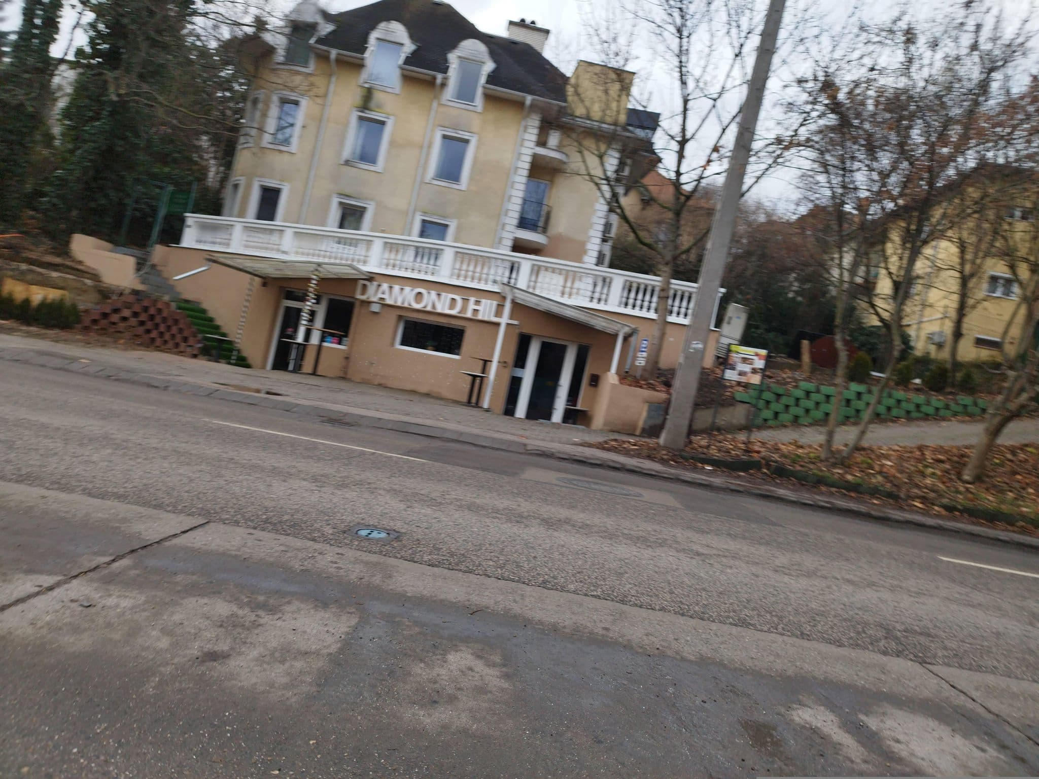 Street view near Diamond Hill, Országút — © grozsa11 (CC BY-SA · Mapillary)