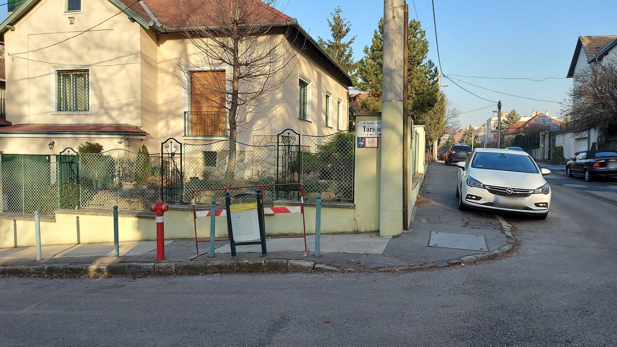 Street view near Hotel Kristal, Naphegy — © vasony (CC BY-SA · Mapillary)