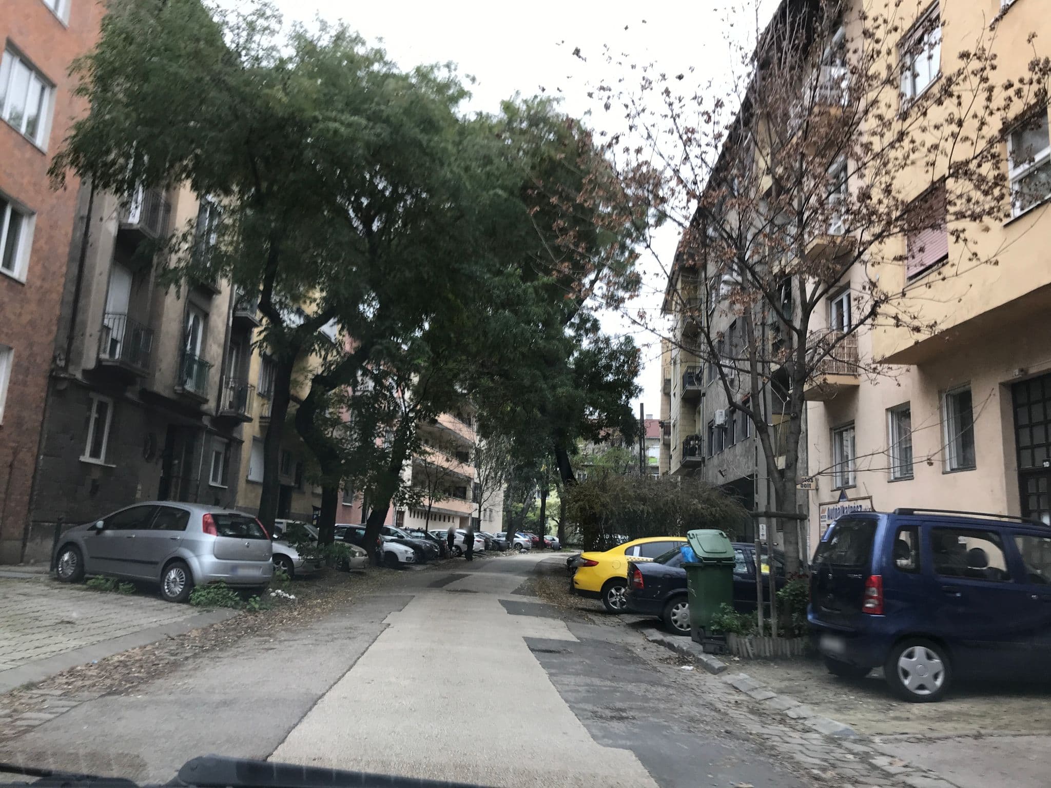 Street view near Híd Szálló, Istvánmező — © feed (CC BY-SA · Mapillary)