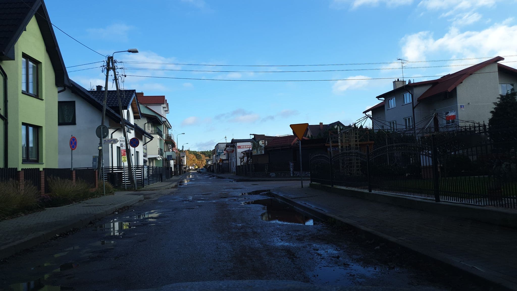 Street view near Ośrodek Wypoczynkowy Sęk, Jastrzębia Góra — © krz (CC BY-SA · Mapillary)