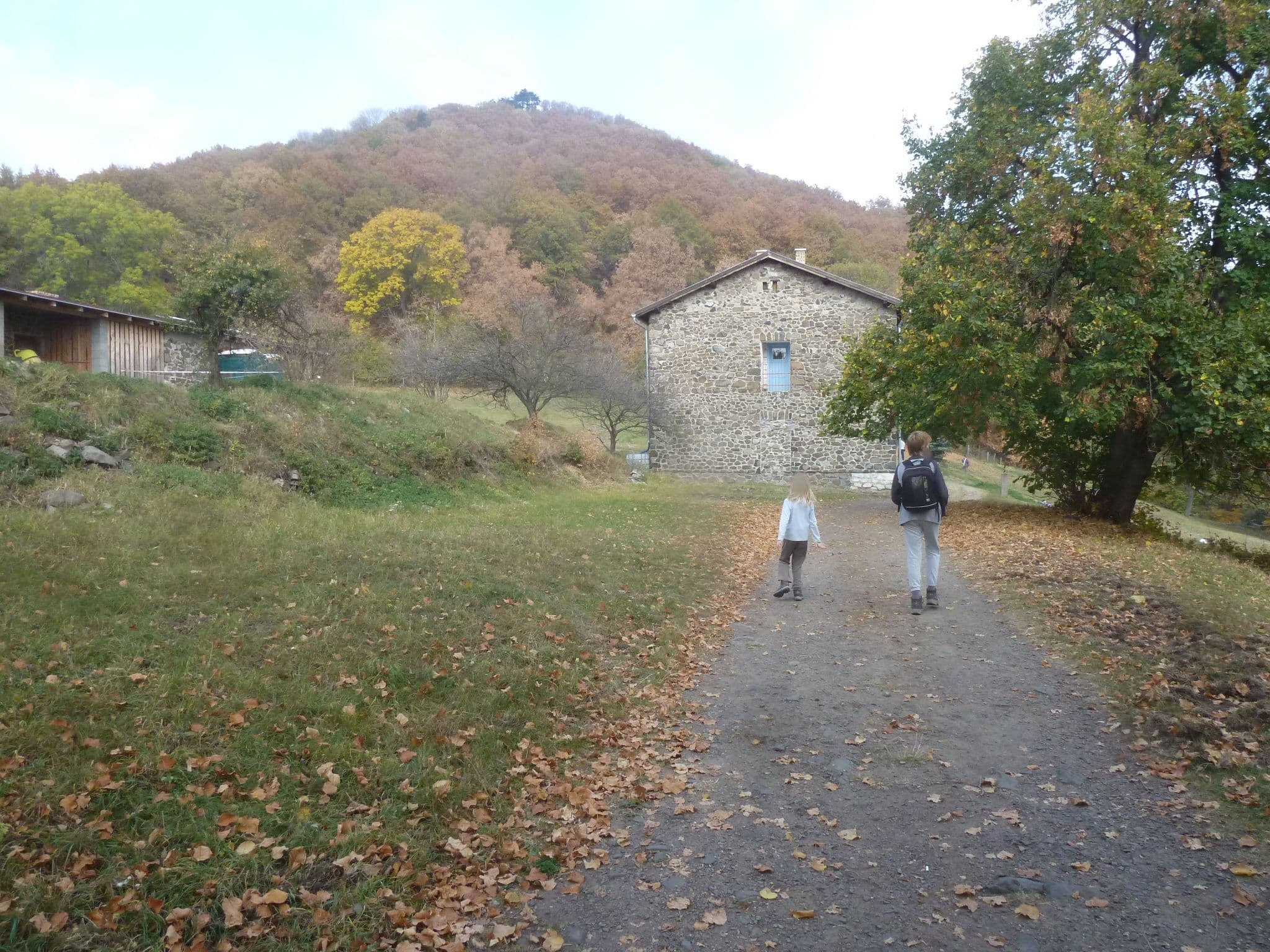 Street view near Ágasvári turistaház, Bátonyterenye — © izsolt (CC BY-SA · Mapillary)