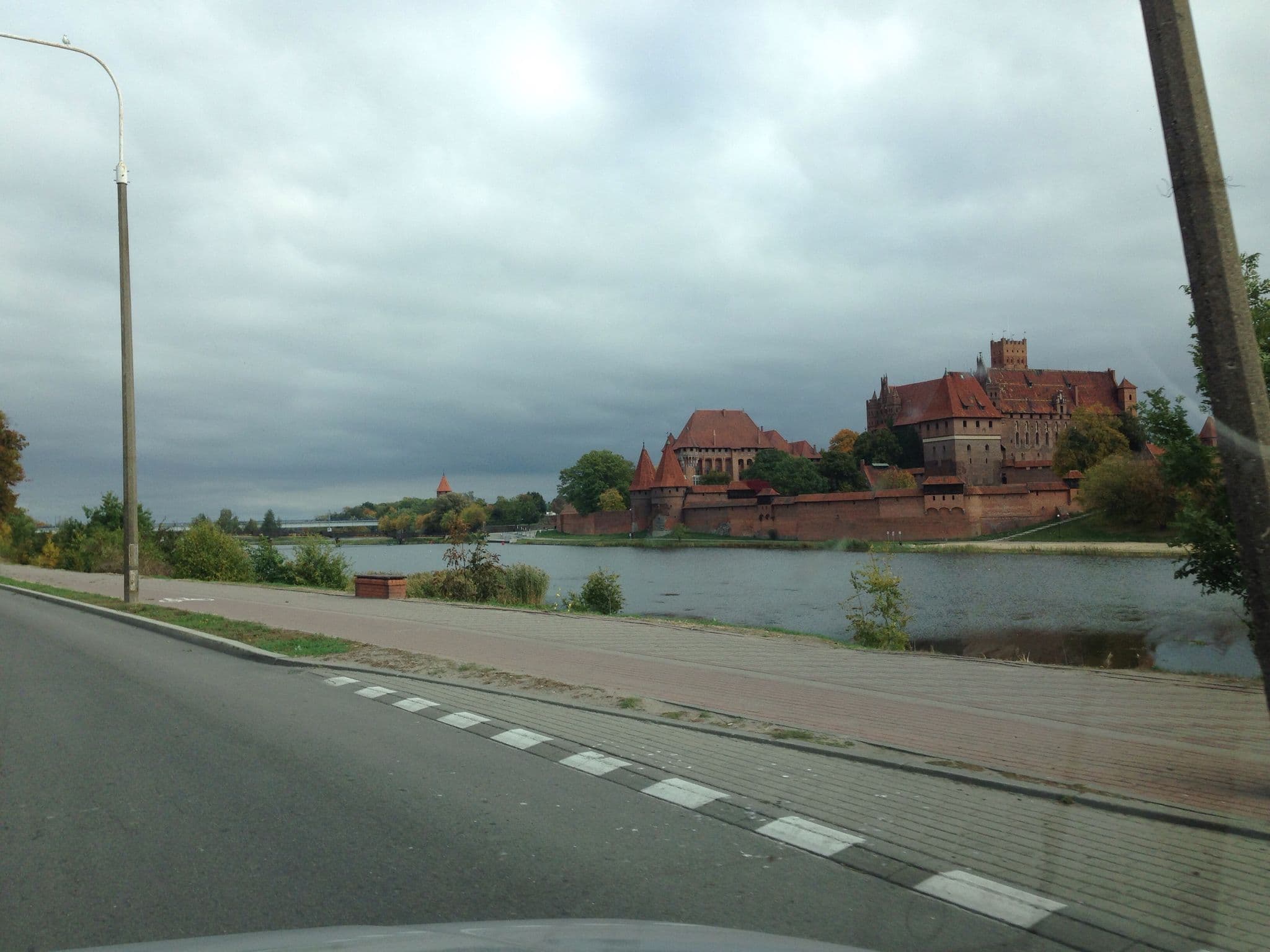 Street view near Hotel EdMar Pokoje Gościnne & Bar, Malbork — © fundacja_geolife (CC BY-SA · Mapillary)