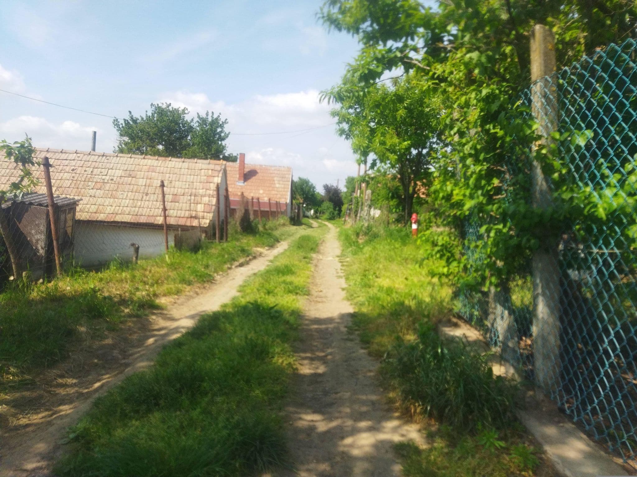 Street view near Hanna Vendégház, Devecser — © mmate (CC BY-SA · Mapillary)