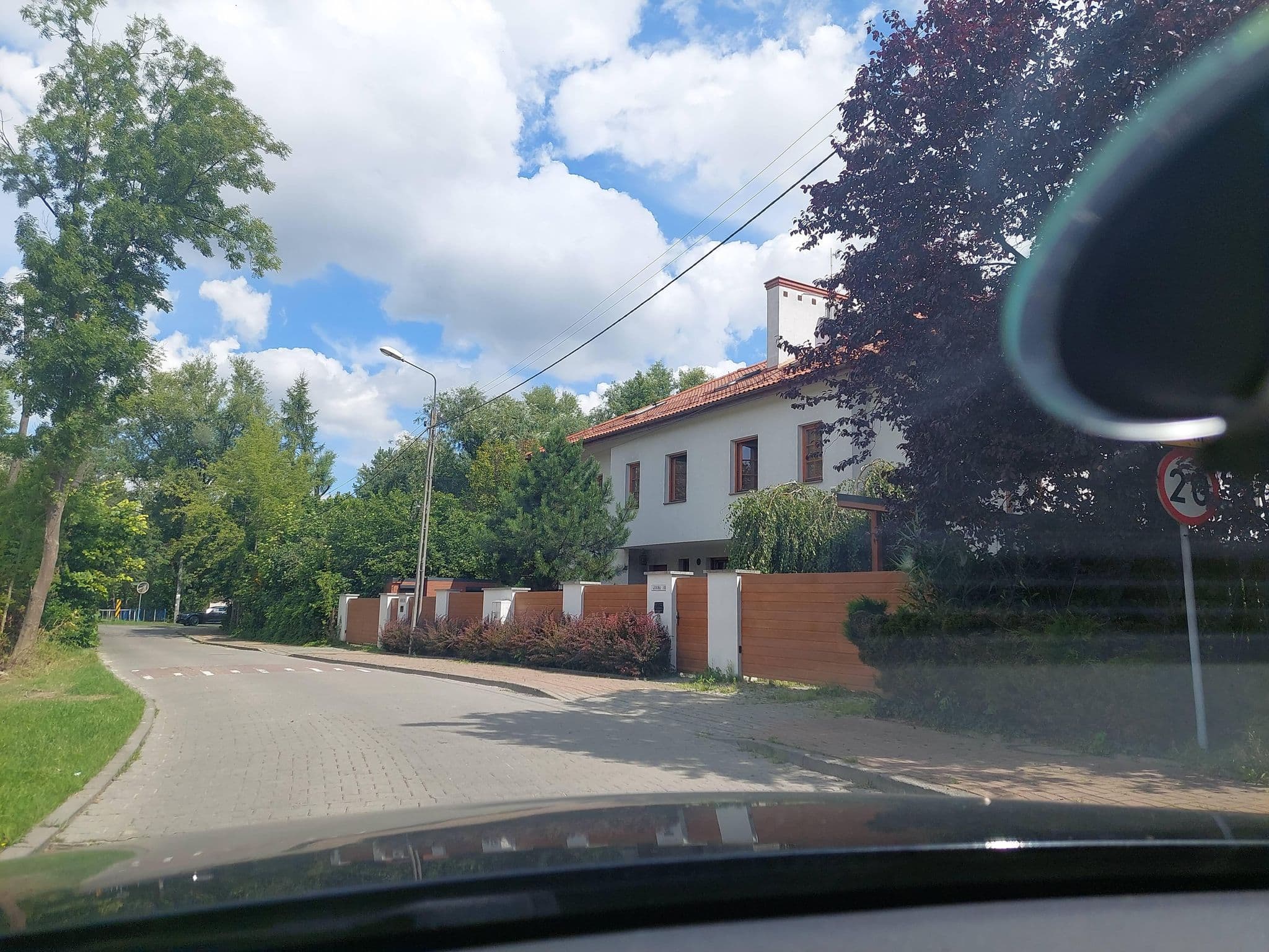 Street view near Grażyna Lebiedziewicz-Kachel Chic Apartments I, Komorów — © Apirnus (CC BY-SA · Mapillary)