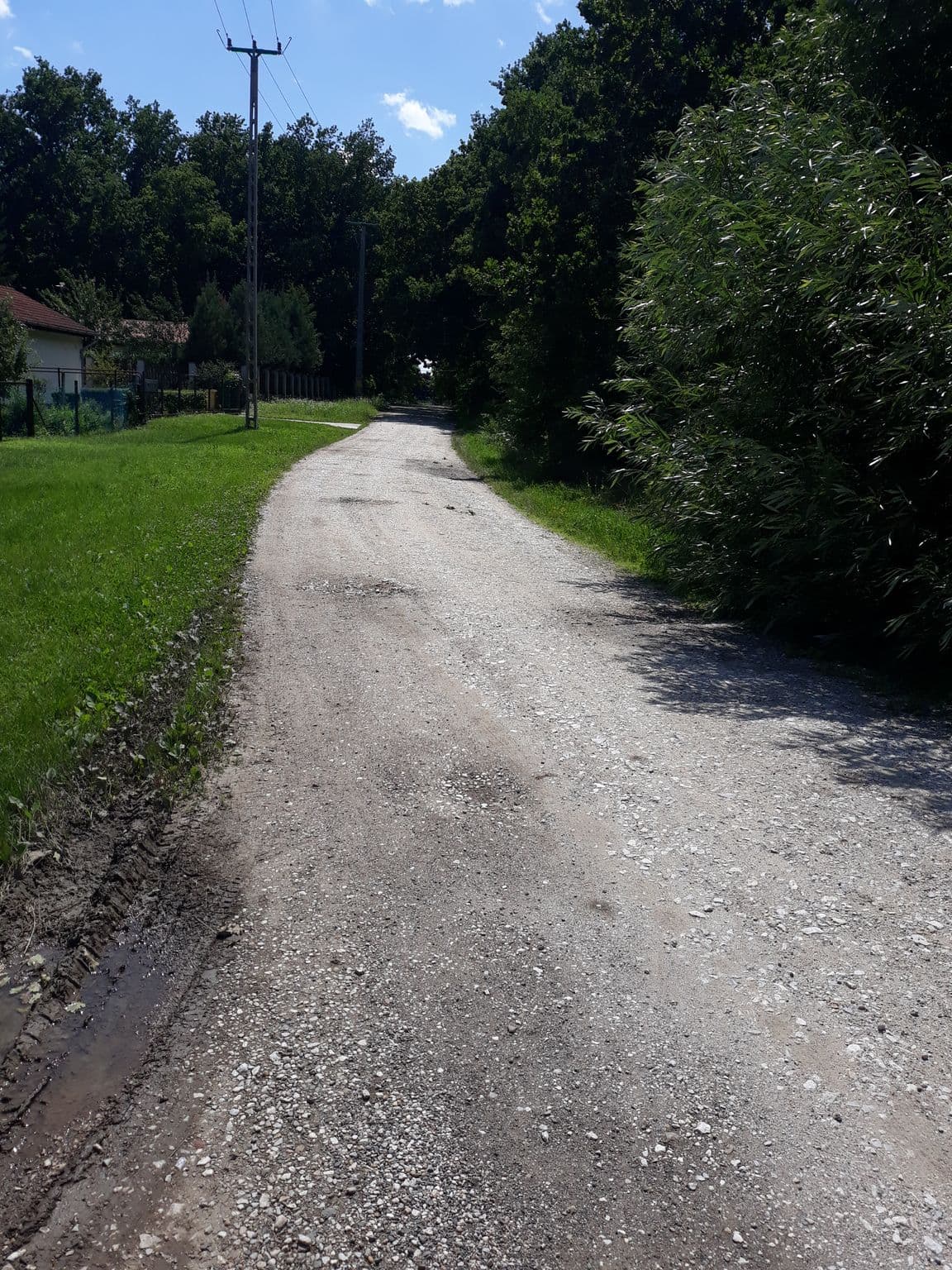 Street view near Cseresznyés Apartman, Kunmadaras — © xyzsawrf (CC BY-SA · Mapillary)