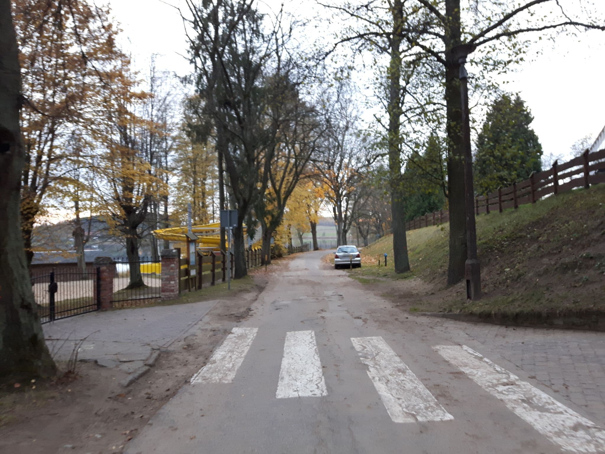 Street view near Zalesie - Całoroczny Ośrodek Wypoczynkowo-Szkoleniowy - Imprezy Okolicznościowe, Wczasy, Narady, Barczewo — © andpol_2288 (CC BY-SA · Mapillary)