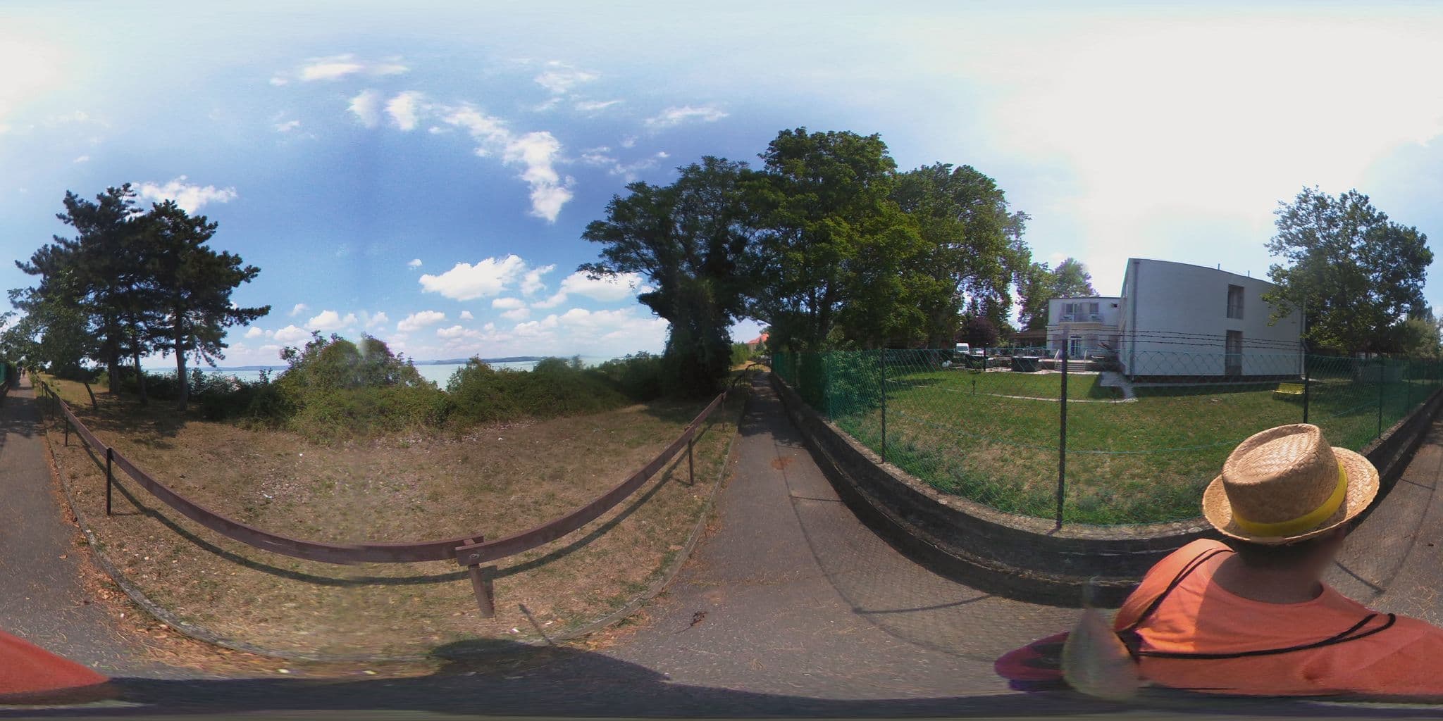 Street view near Magaspart Panzió, Balatonföldvár — © kami911 (CC BY-SA · Mapillary)