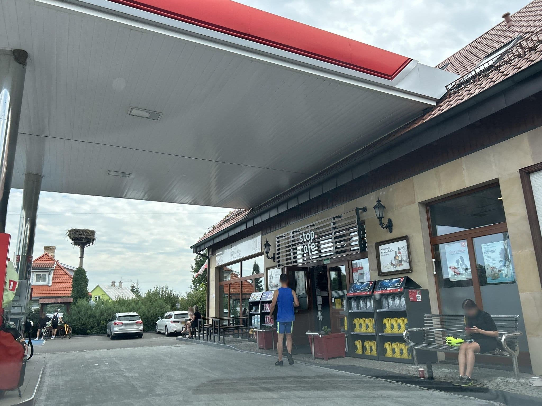 Street view near Galeria Trunków Wschodu, Białowieża — © strudel (CC BY-SA · Mapillary)
