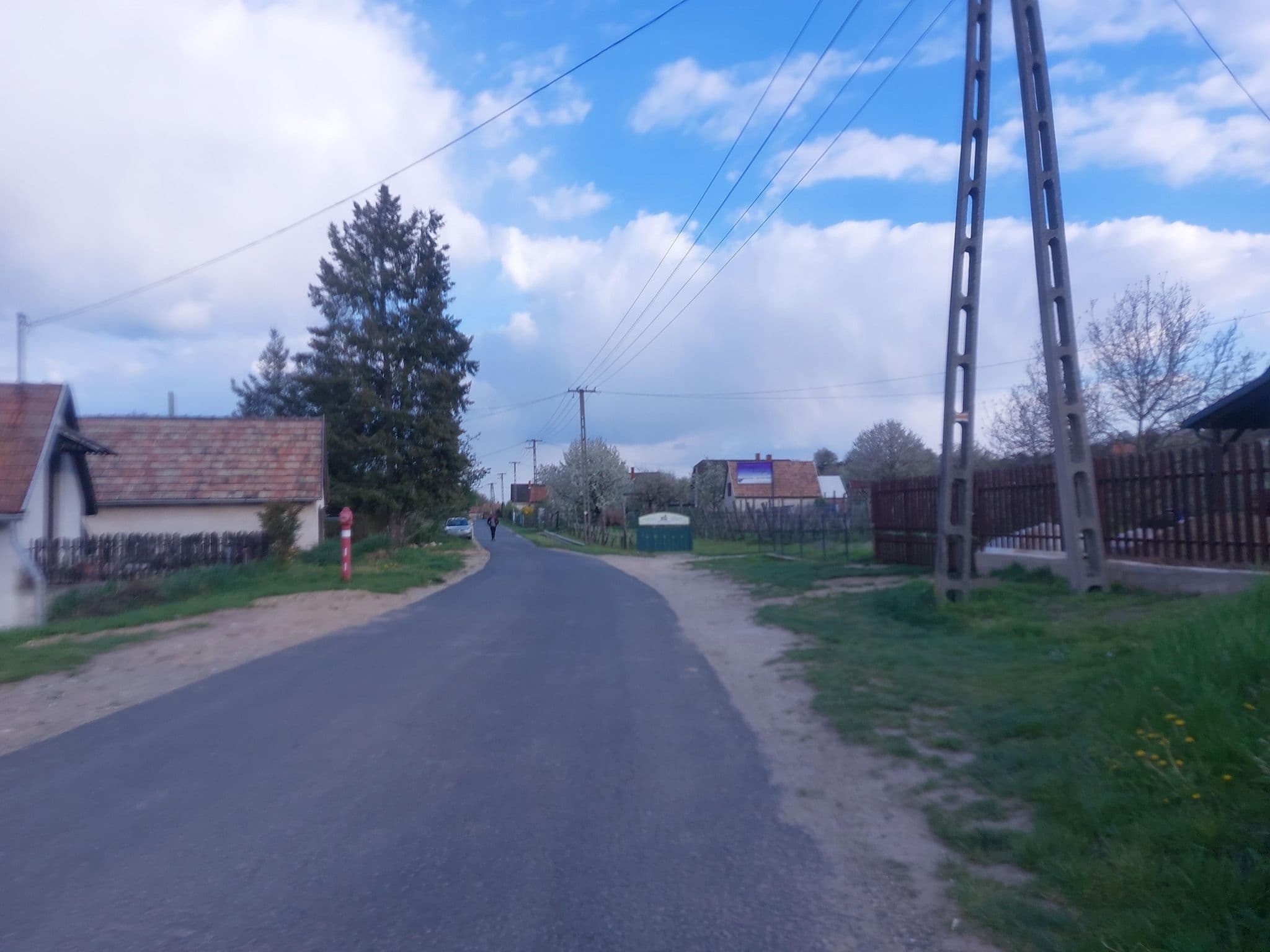 Street view near Somló Kincse Vendégház, Devecser — © mmate (CC BY-SA · Mapillary)