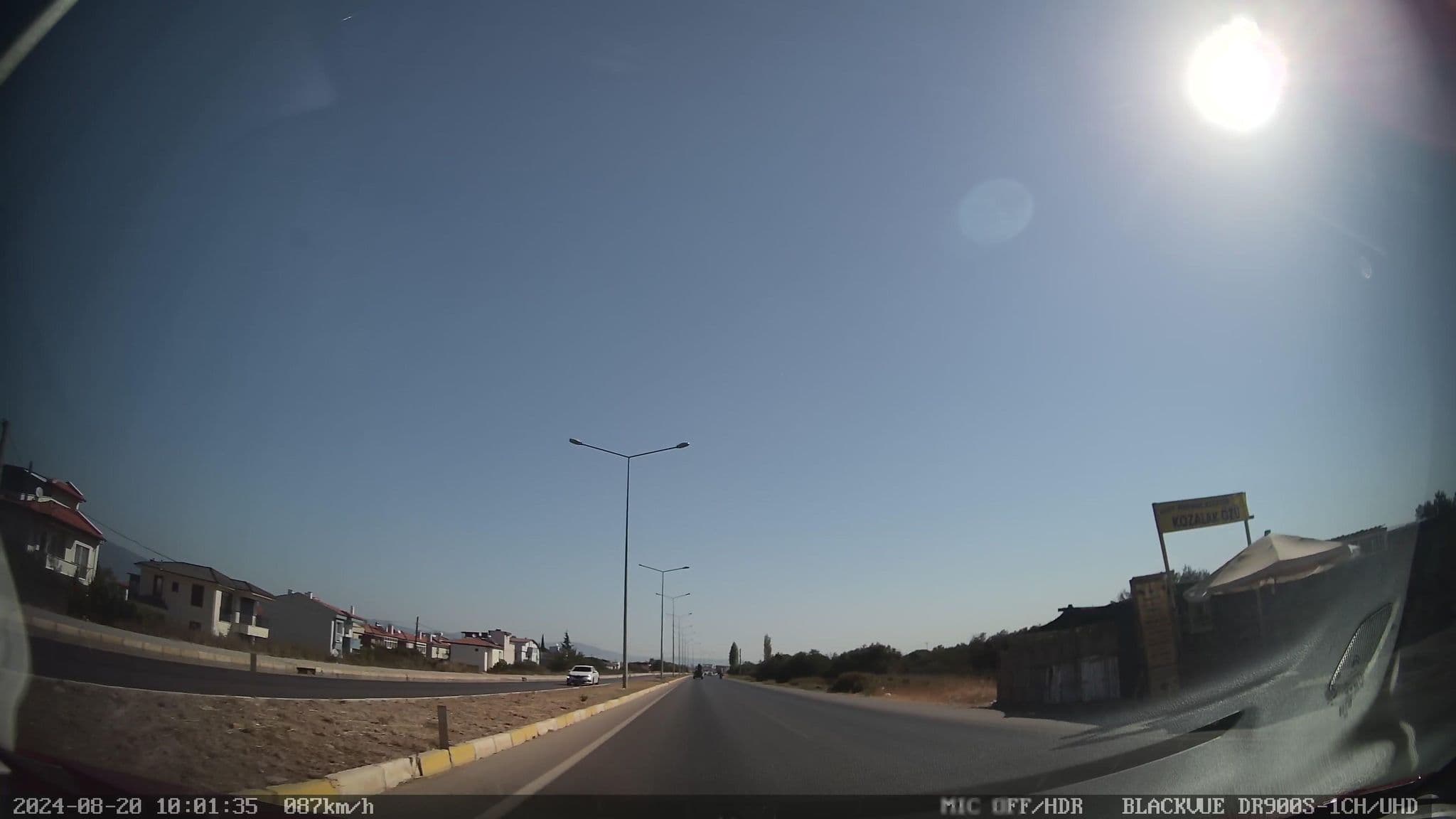 Street view near küçük ev butik otel, Burhaniye — © unen (CC BY-SA · Mapillary)