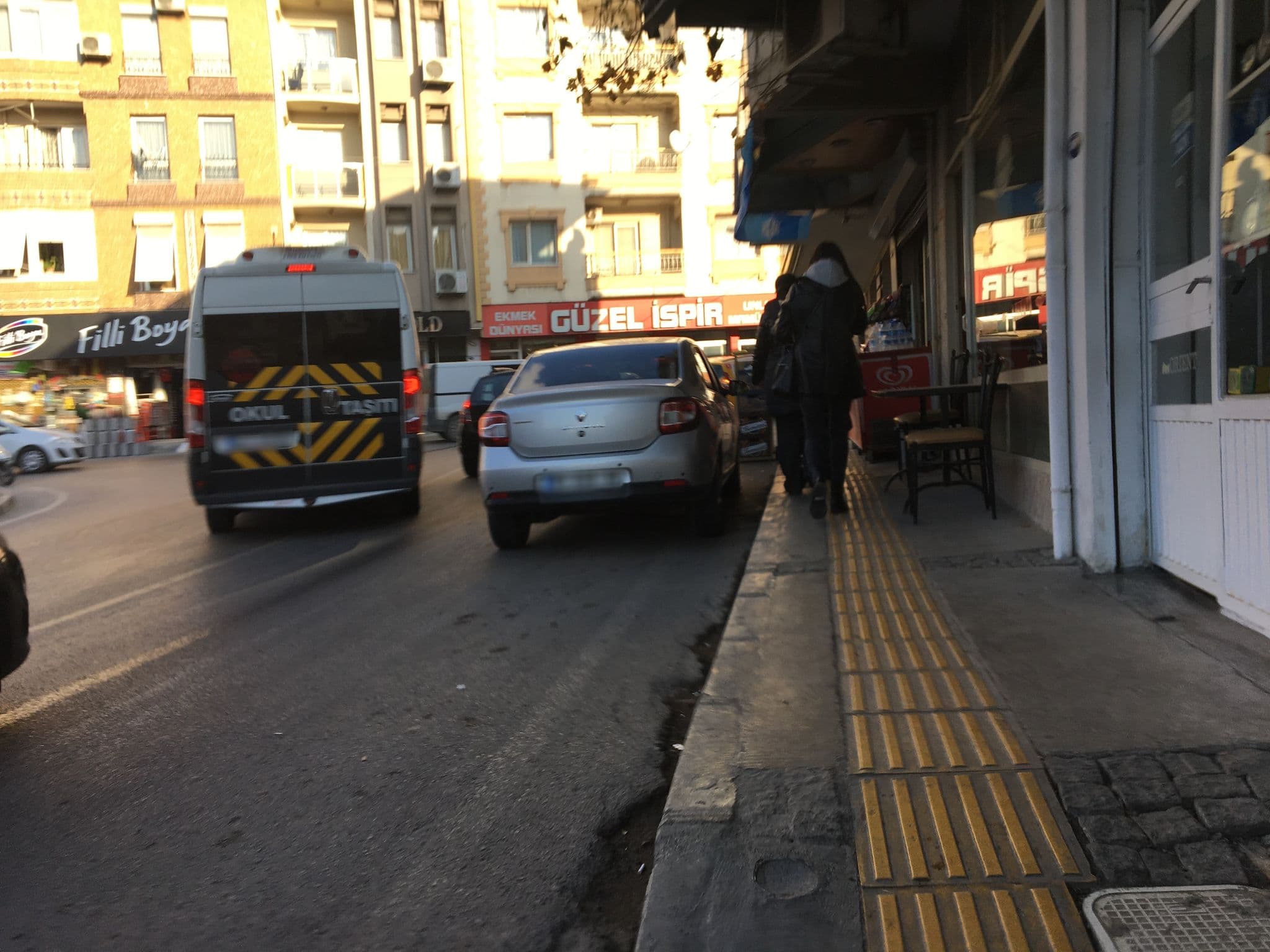 Street view near Ceylanpinar Pansiyon, Karabağlar — © cernajakoska (CC BY-SA · Mapillary)