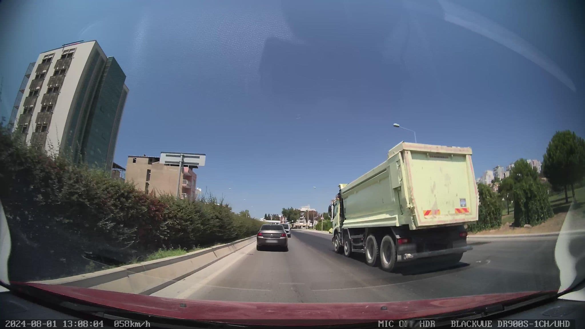 Street view near Avwan Hotel Çiğli, Balatçık — © unen (CC BY-SA · Mapillary)