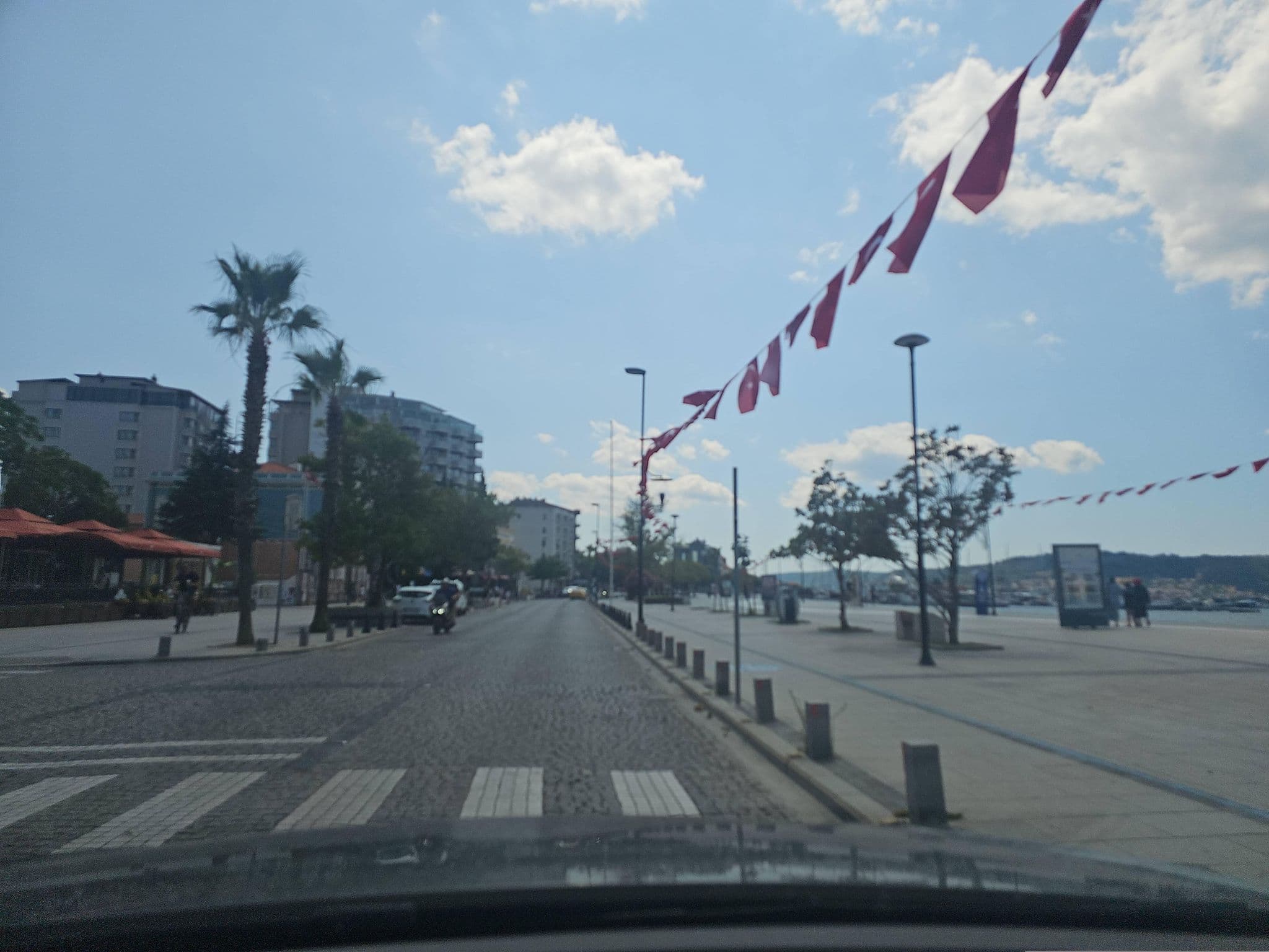 Street view near Priamos Restaurant, Çanakkale — © observer17 (CC BY-SA · Mapillary)