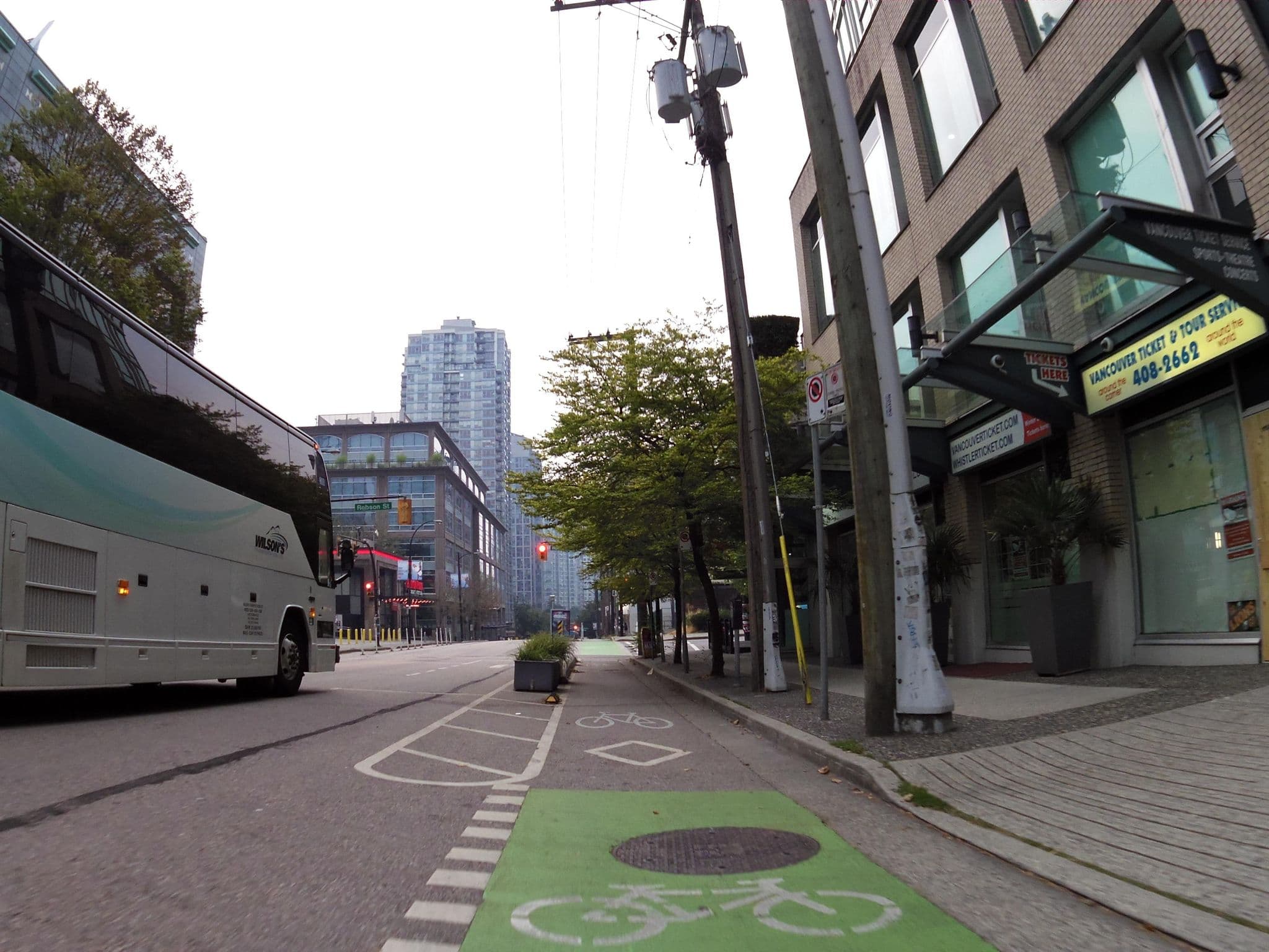 Street view near Hampton Inn & Suites by Hilton Vancouver-Downtown, Yaletown — © andrewsnow (CC BY-SA · Mapillary)