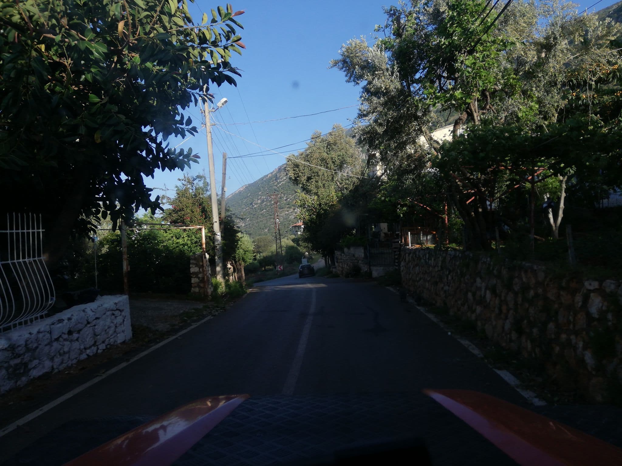 Street view near B612, Gökçeören — © nazif (CC BY-SA · Mapillary)