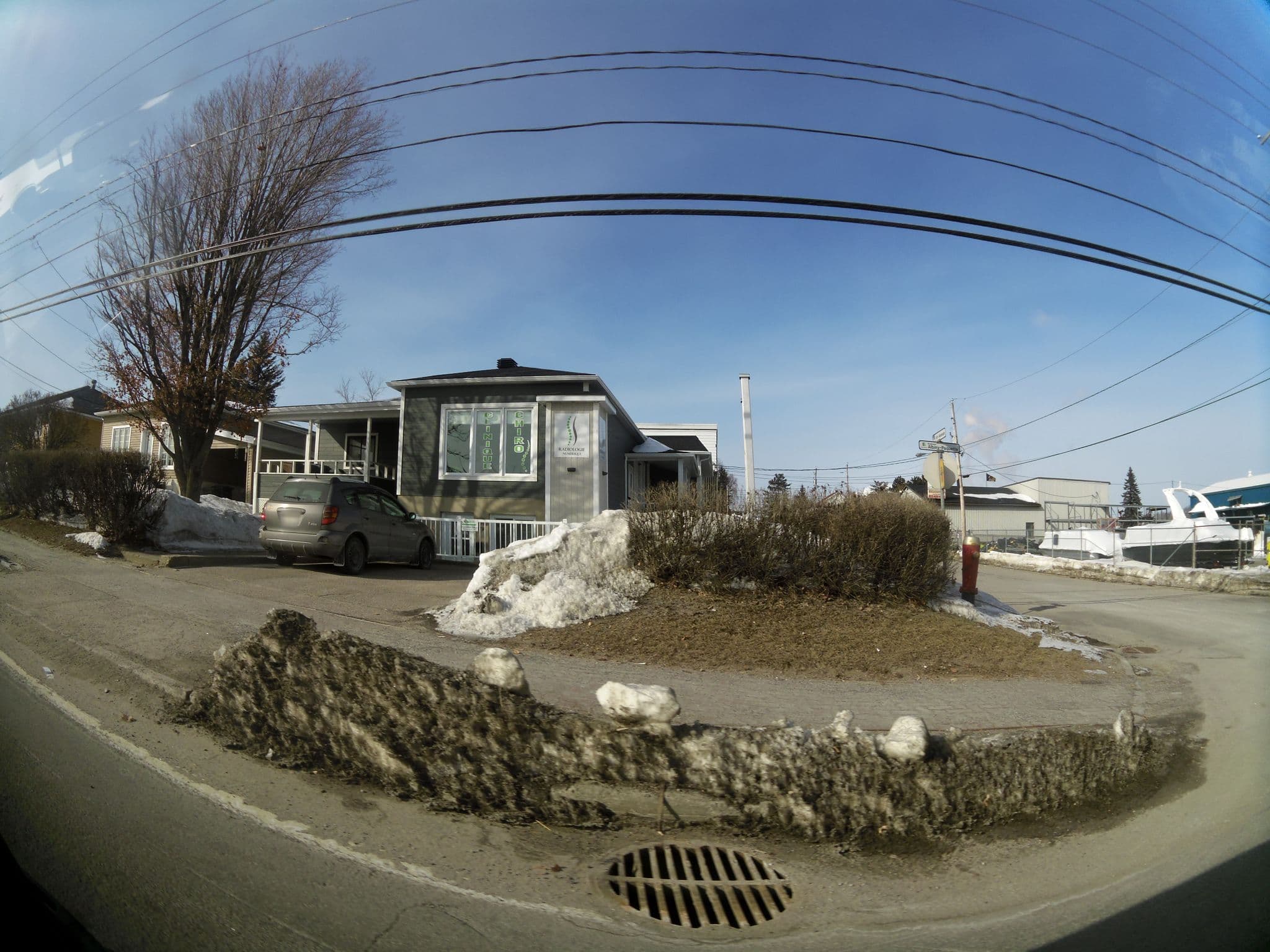 Street view near Auberge et restaurant Station Laurier, Mont-Laurier — © thelogicalviolinist (CC BY-SA · Mapillary)