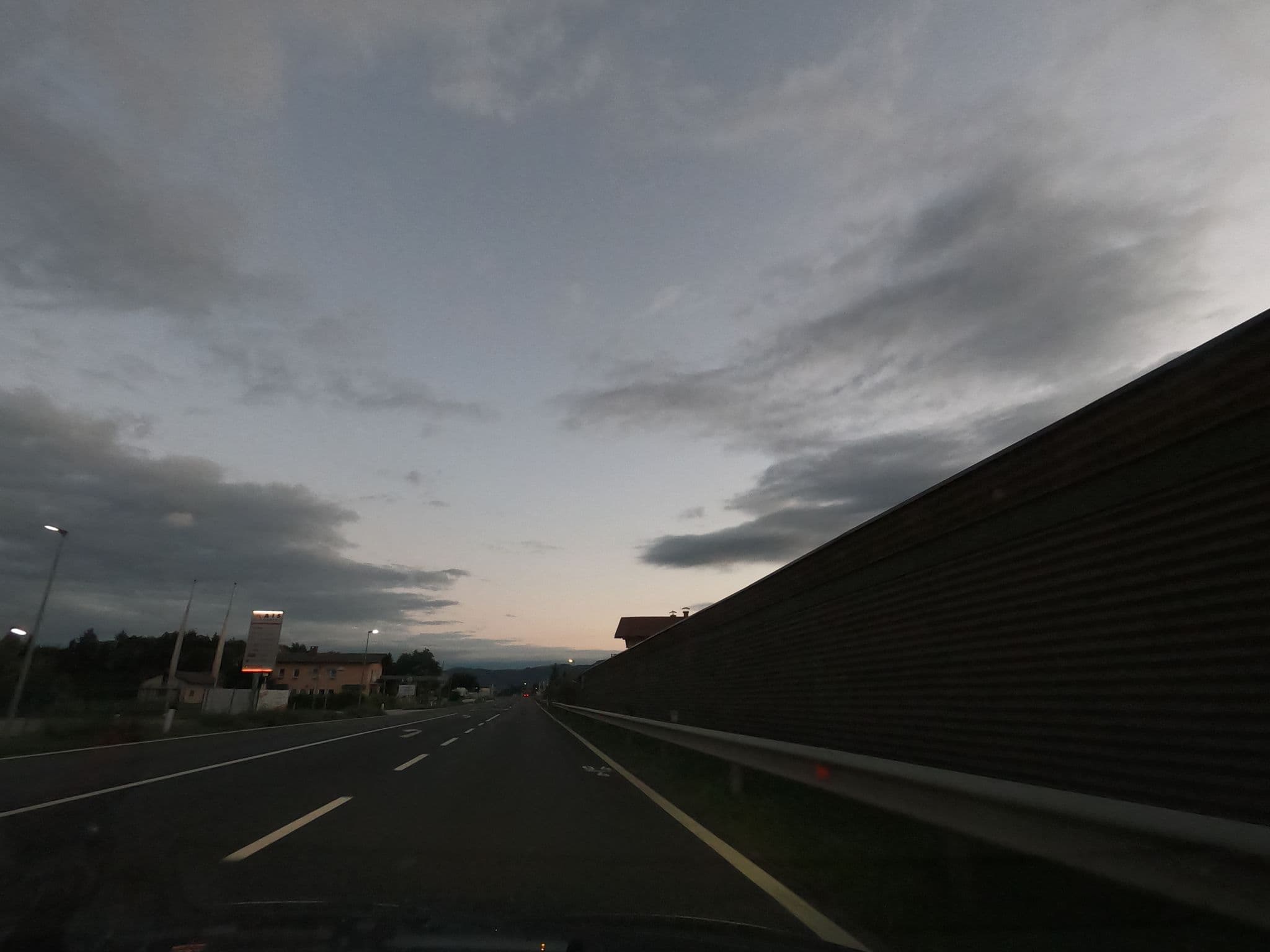 Street view near Hotel AIS Center, Kleinedling — © richlv (CC BY-SA · Mapillary)