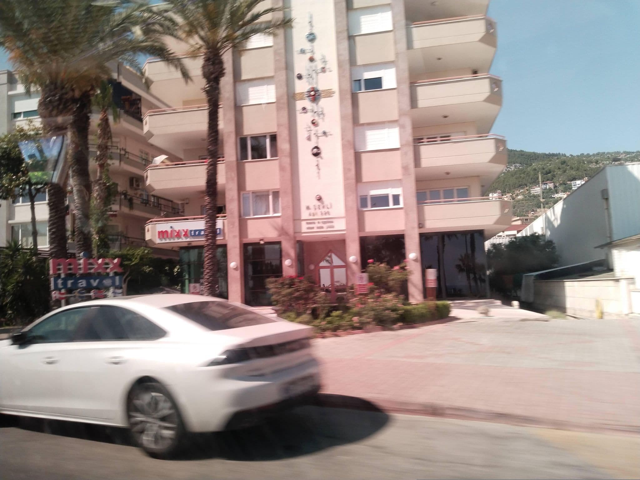 Street view near Avsallar Arabella World Otel, Hacımehmetli — © Yurikson (CC BY-SA · Mapillary)