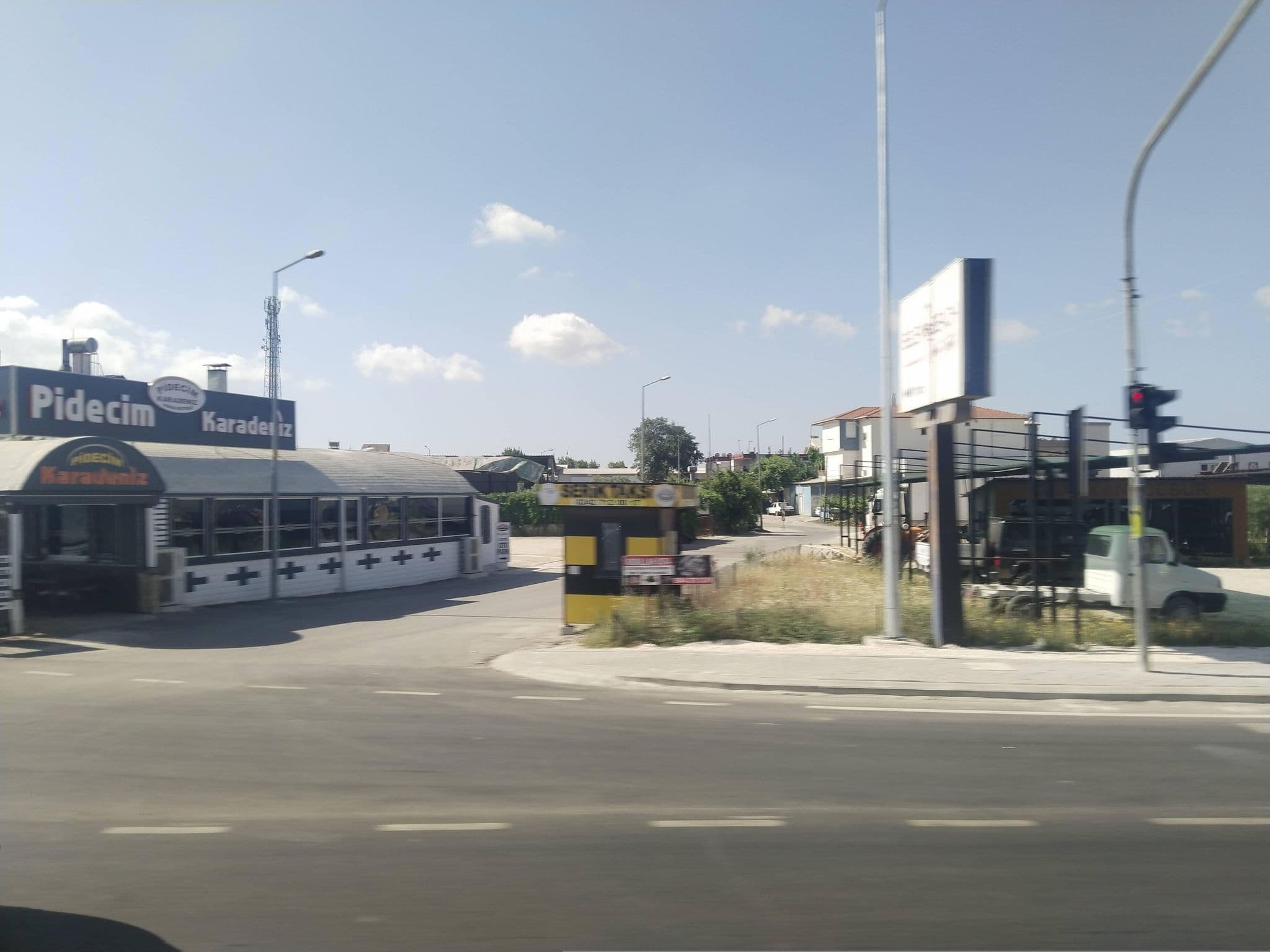 Street view near sungate hotel evrenseki, Serik — © Yurikson (CC BY-SA · Mapillary)