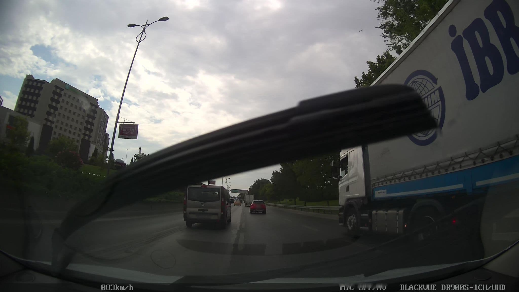 Street view near Holiday Inn Express, Esenler — © ahmetegri (CC BY-SA · Mapillary)