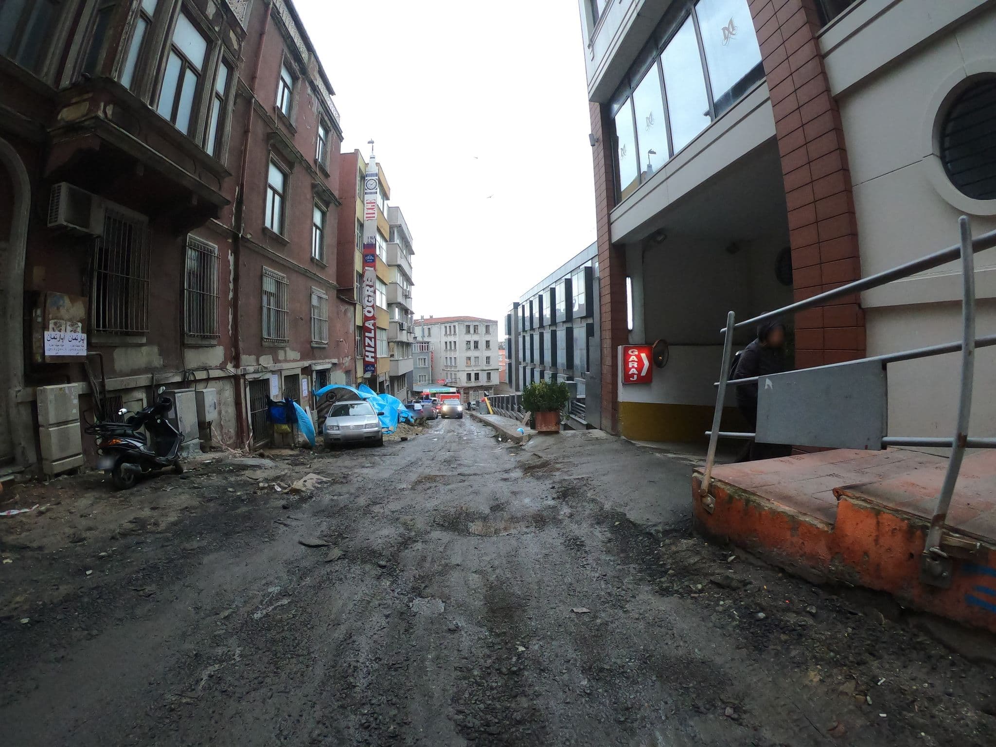 Street view near Taksim Tuna Otel, Eminönü — © chrisbeddow (CC BY-SA · Mapillary)