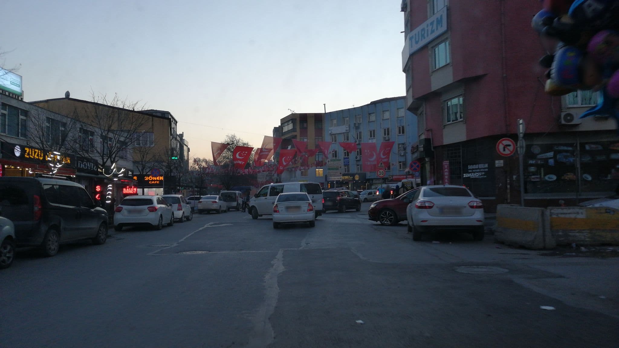 Street view near Kağıthane pansiyon, Şişli — © bngsgln (CC BY-SA · Mapillary)