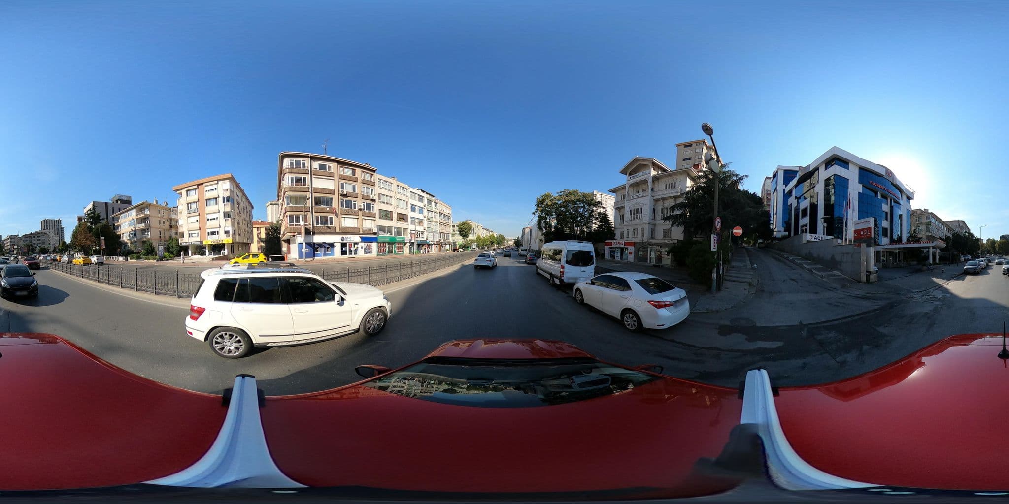 Street view near Bu Hotel, Altunizade — © ademturkmen (CC BY-SA · Mapillary)