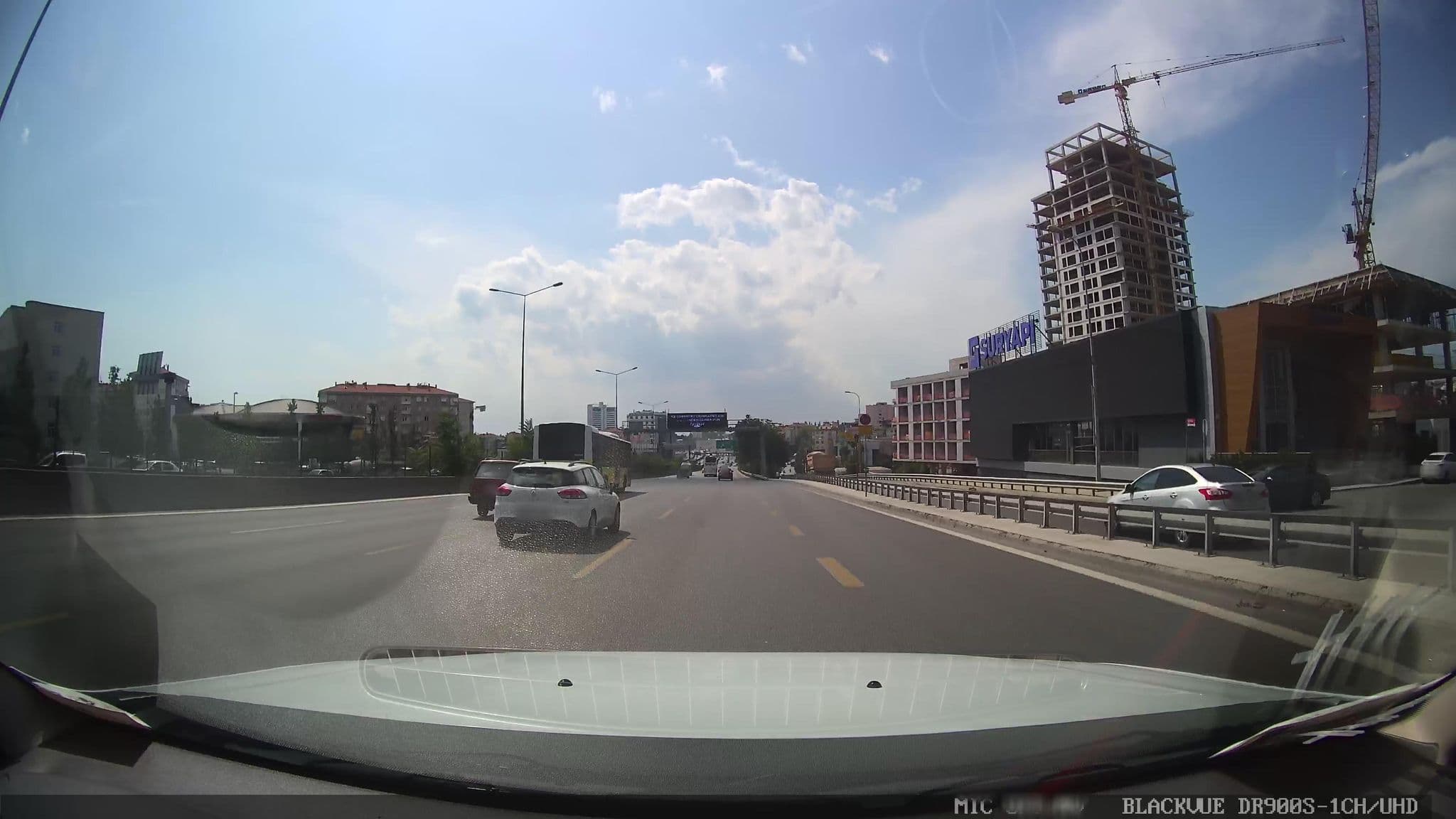 Street view near Wc, Altunizade — © lutfullah (CC BY-SA · Mapillary)