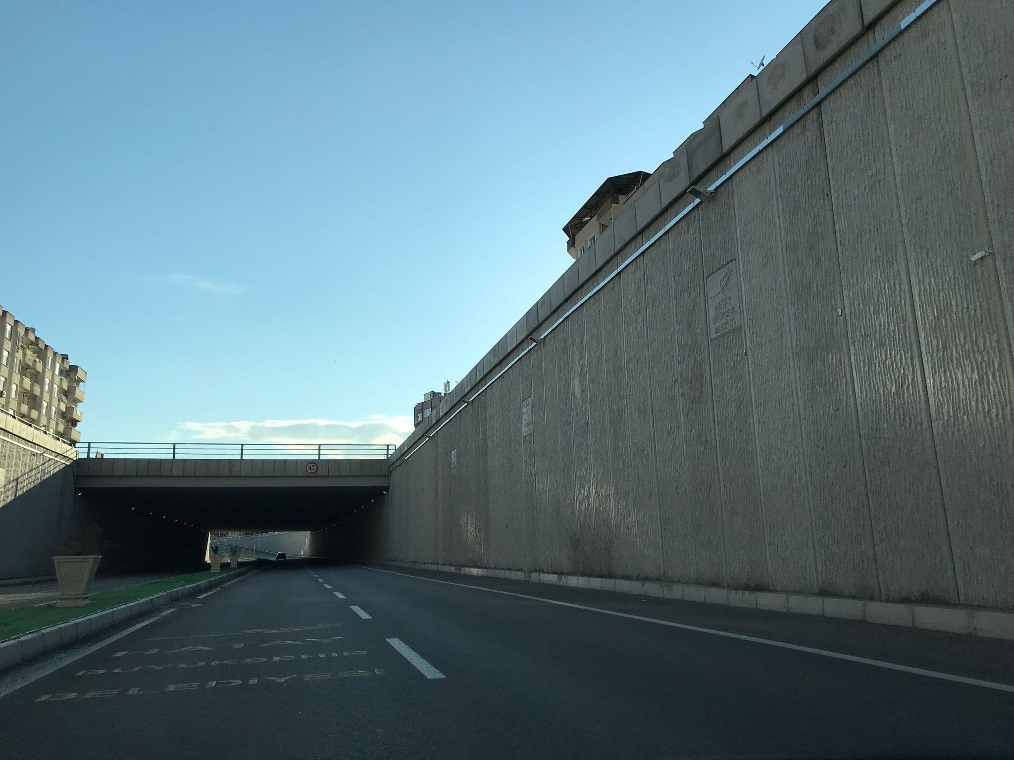 Street view near Iskenderun Emin Hotel, İskenderun — © hderinoz (CC BY-SA · Mapillary)