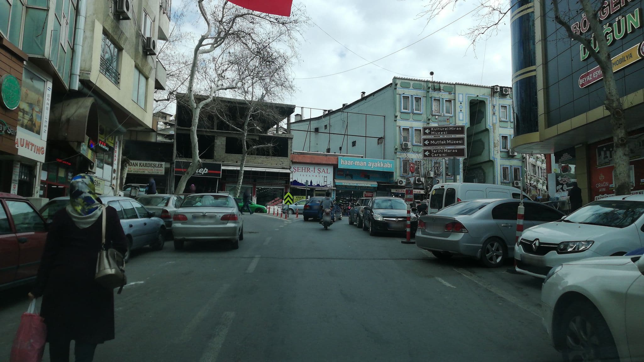 Street view near Çavuşoğlu Otel, Kahramanmaraş — © faruktaslialan (CC BY-SA · Mapillary)