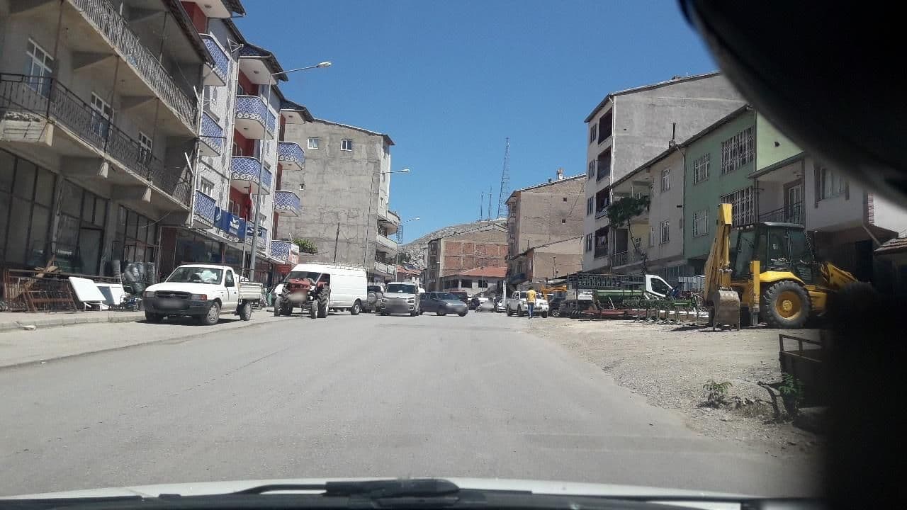Street view near Akdinç, Hekimhan — © 12volt (CC BY-SA · Mapillary)