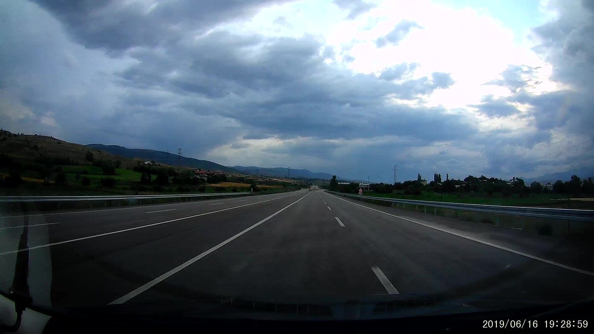 Street view near Balikesir, Suşehri — © healixx (CC BY-SA · Mapillary)