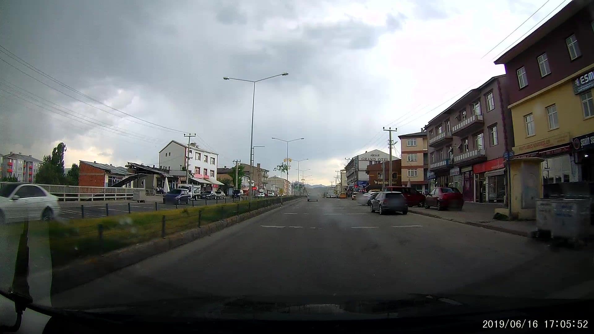 Street view near Aşkale Evim Apat, Aşkale — © healixx (CC BY-SA · Mapillary)
