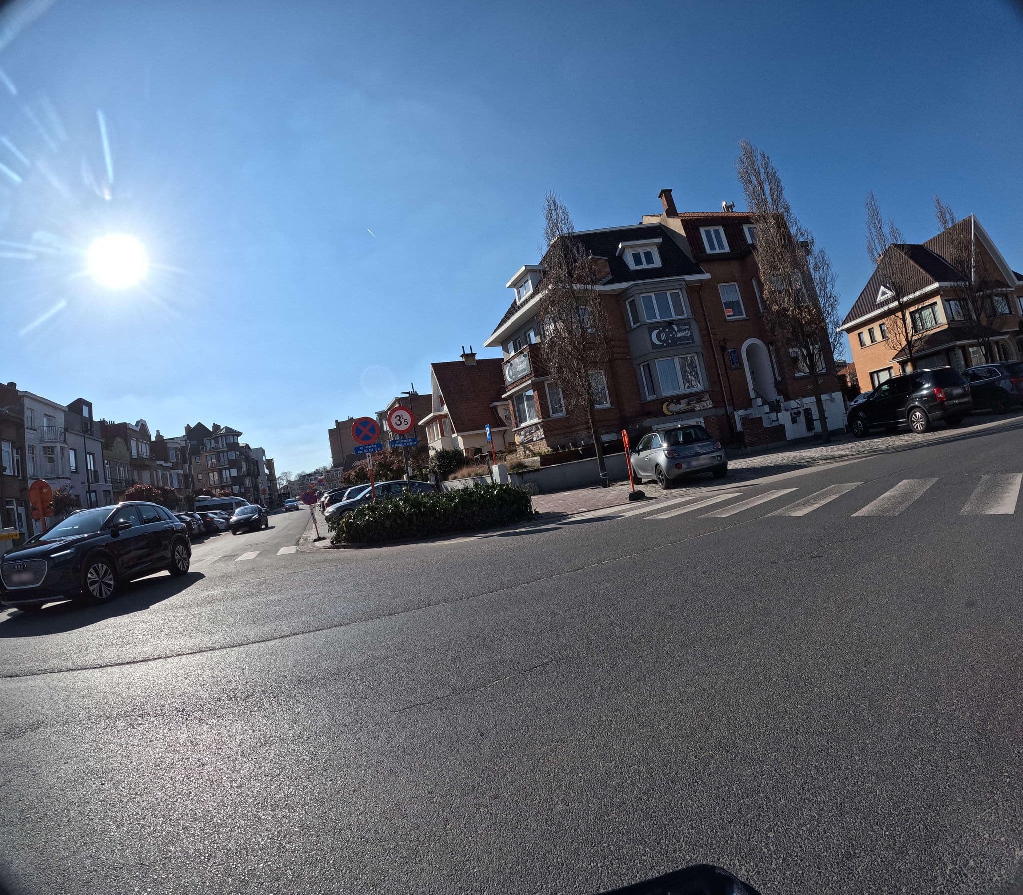 Street view near 't Maantje, De Panne — © filipc (CC BY-SA · Mapillary)