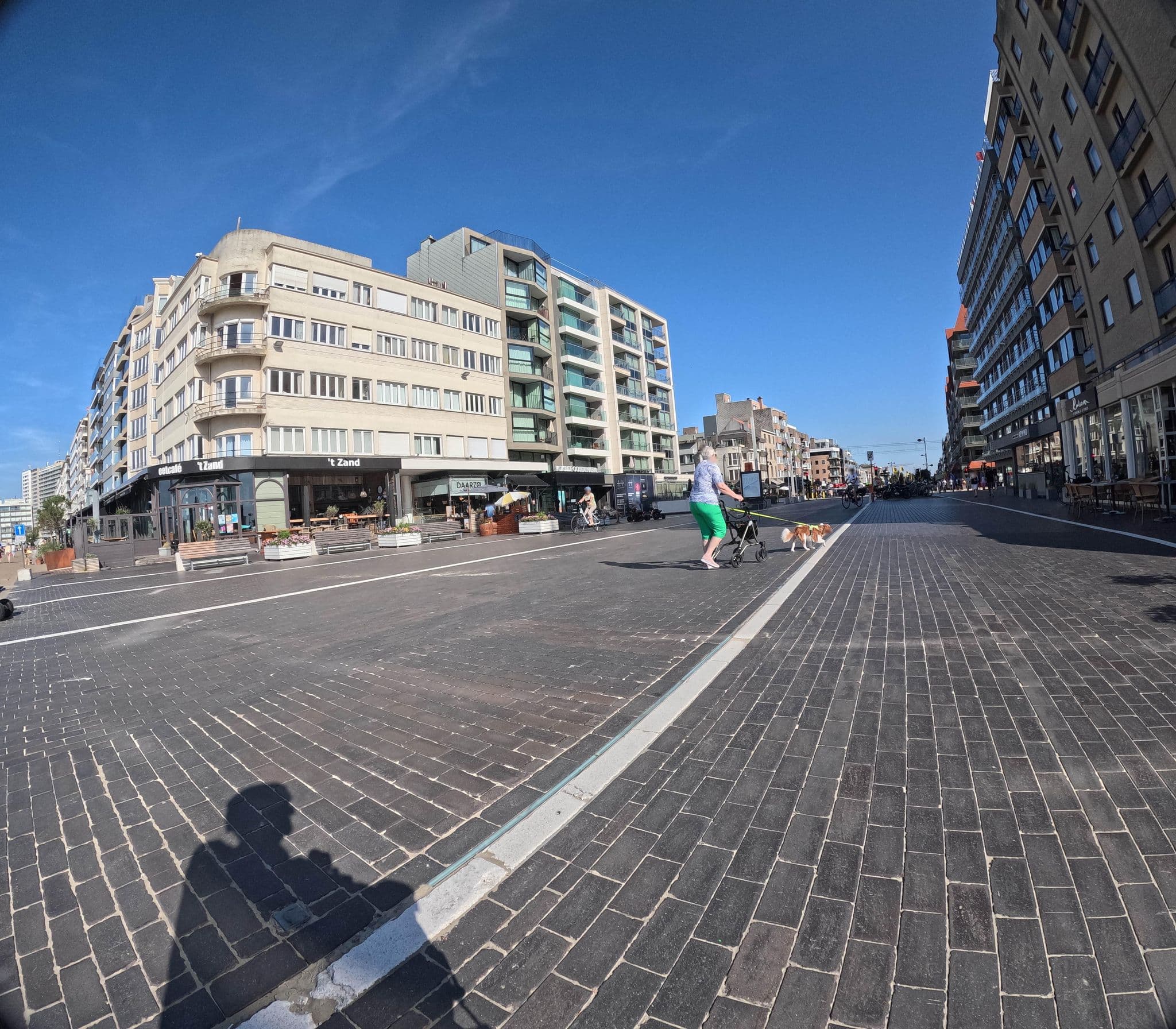 Street view near Rewind Hotel, Oostduinkerke — © filipc (CC BY-SA · Mapillary)