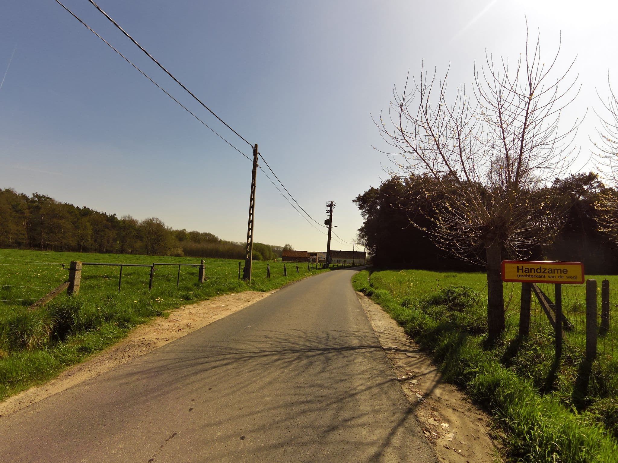 Street view near B&B 't Lang Leven, Ichtegem — © zors1843 (CC BY-SA · Mapillary)