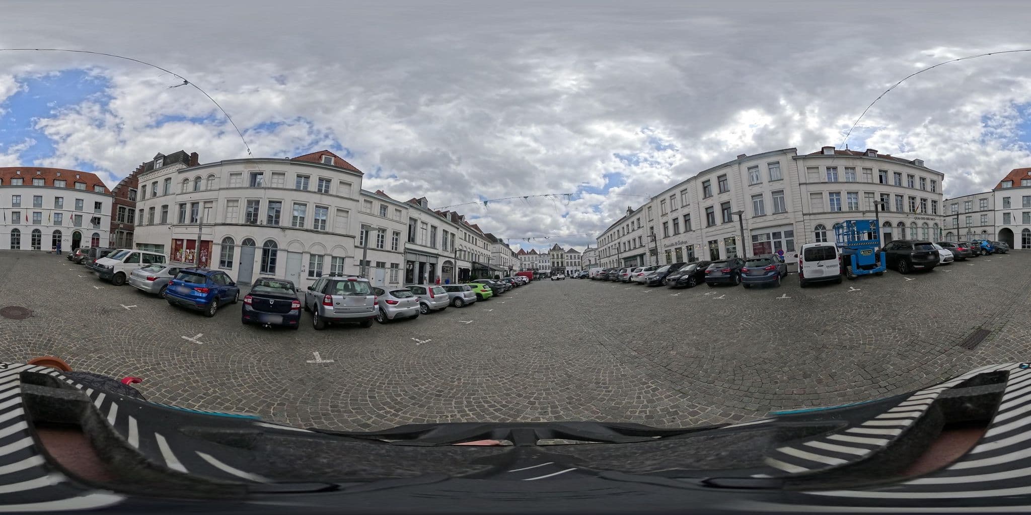 Street view near Hotel Cathedrale, Tournai — © rmic (CC BY-SA · Mapillary)
