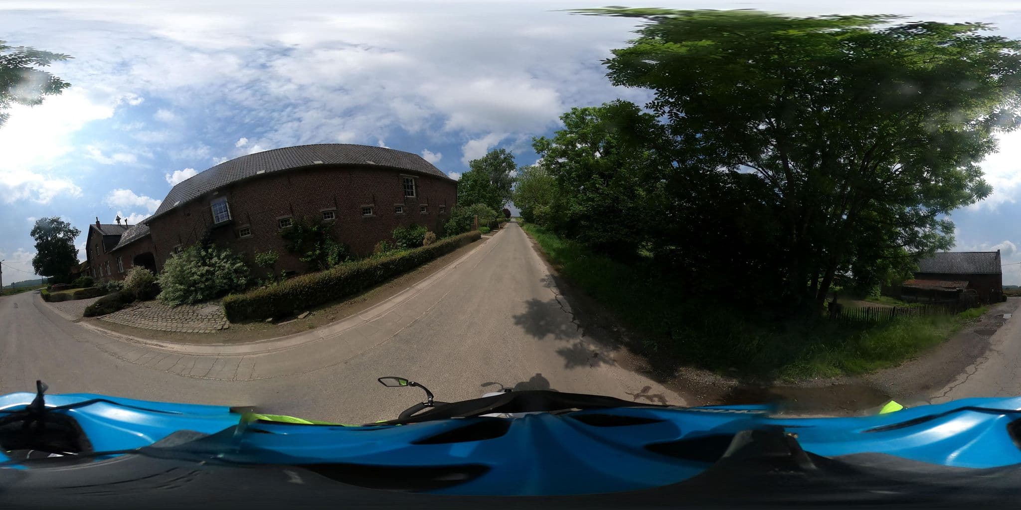 Street view near Gite De La Ferme De Preau, Béclers — © padididejurbise (CC BY-SA · Mapillary)