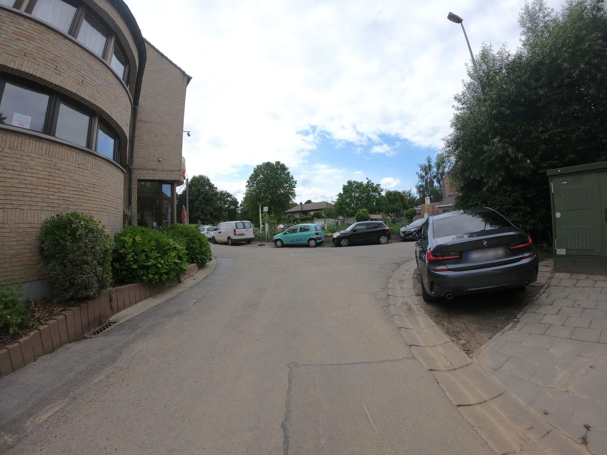 Street view near Alsput Hotel - Restaurant, Buizingen — © joostjakob (CC BY-SA · Mapillary)