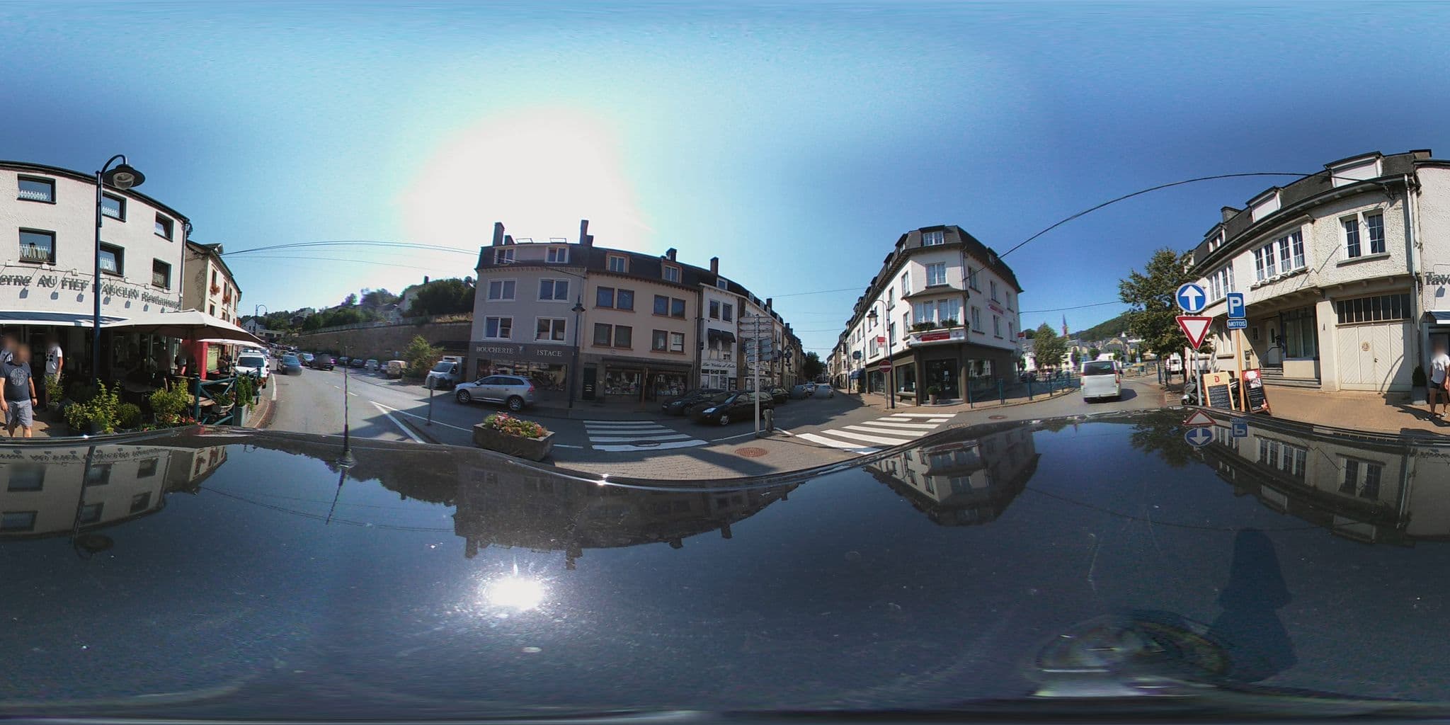 Street view near La Villa d'Este, Bouillon — © micmin1972 (CC BY-SA · Mapillary)